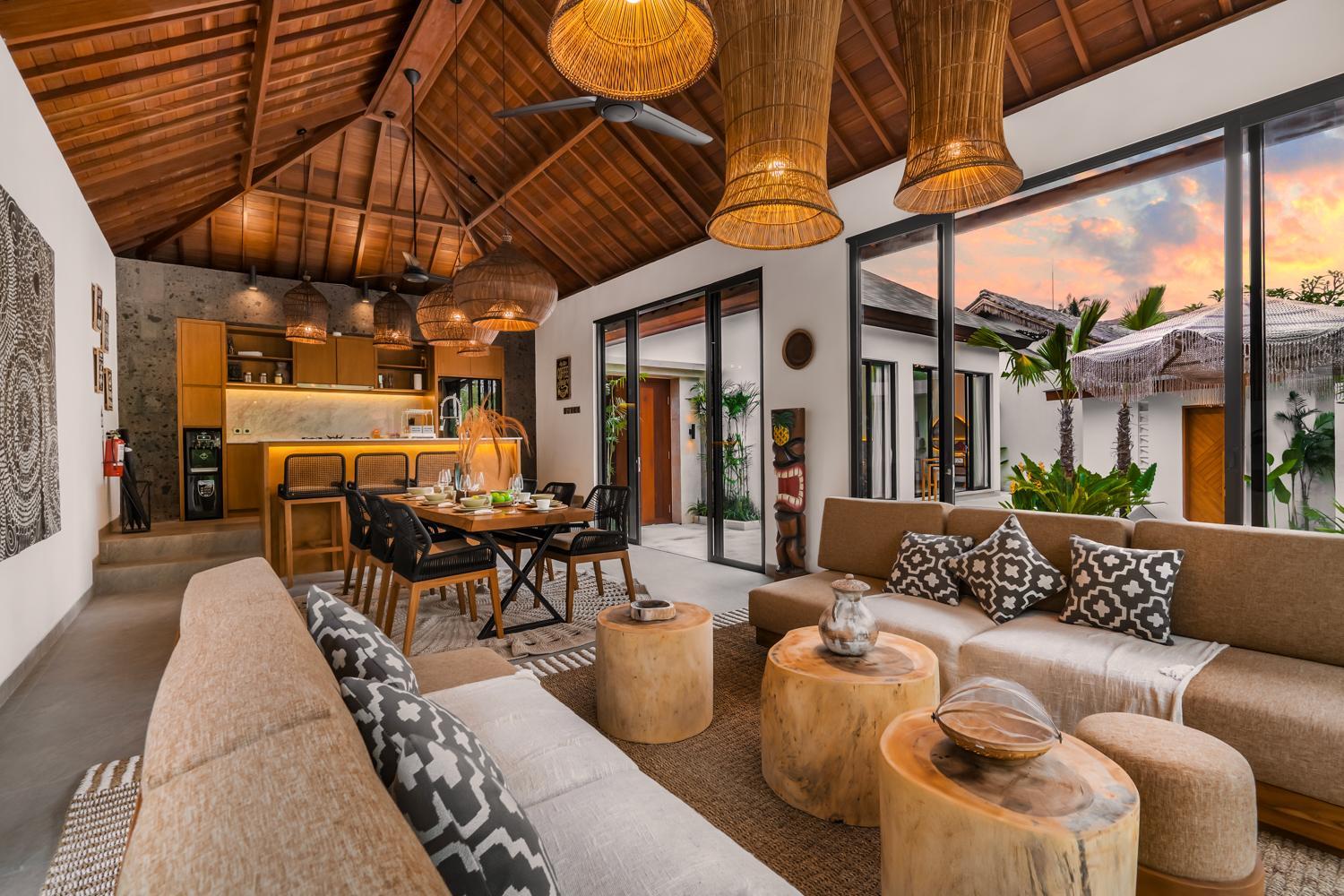 Three-Bedroom Villa - Photo 2