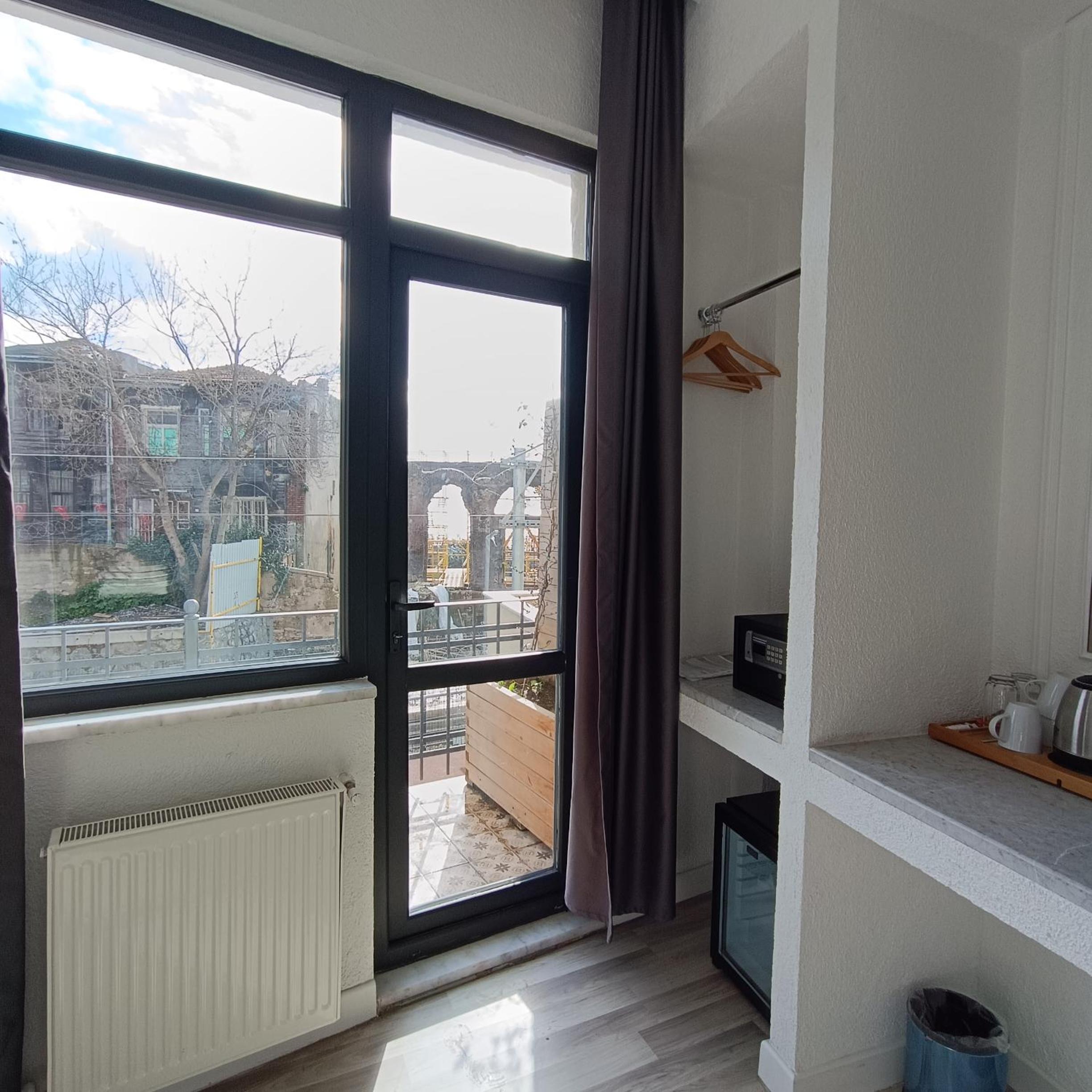 Triple Room with Balcony photo 3