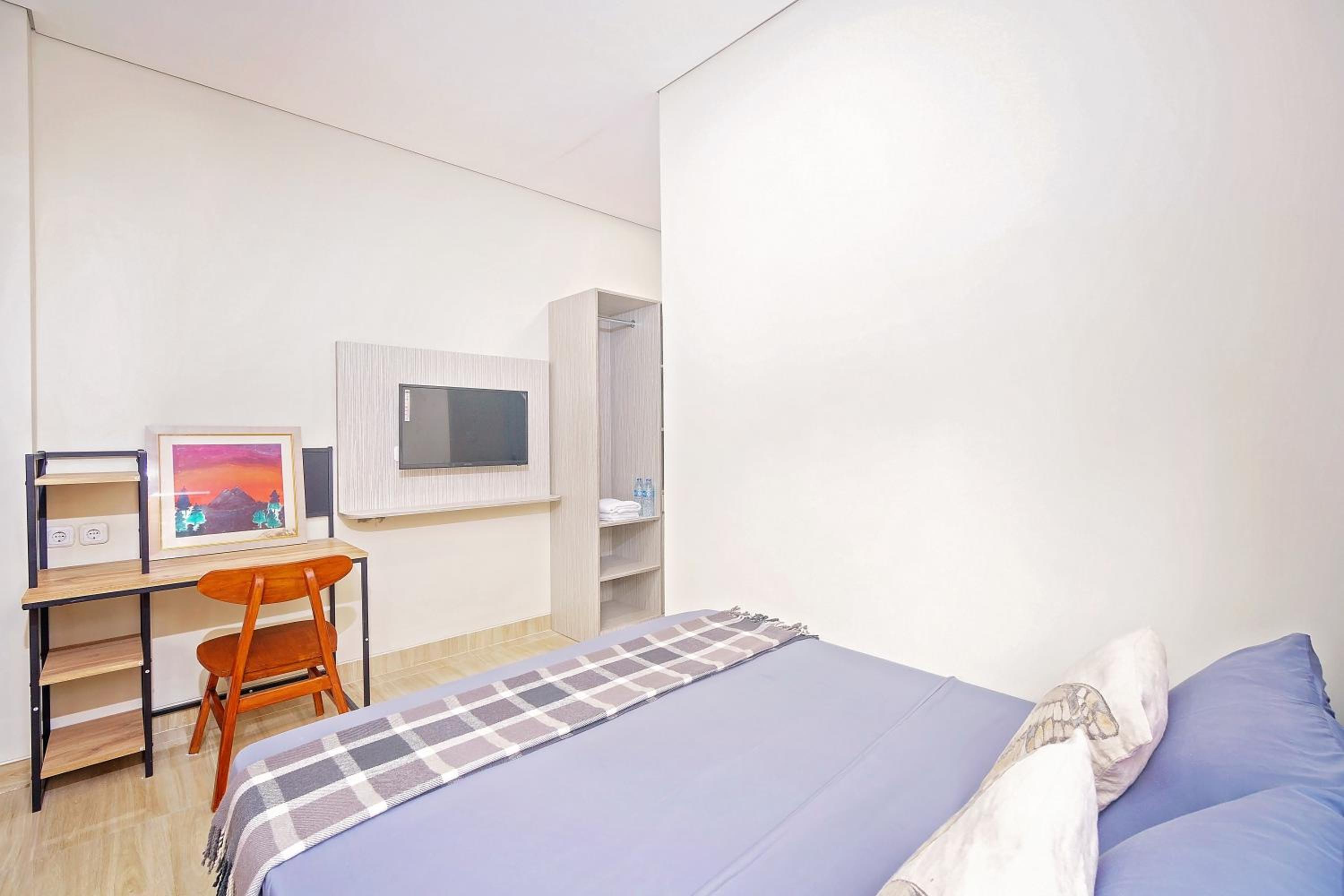 Double Room with Balcony - Photo 5