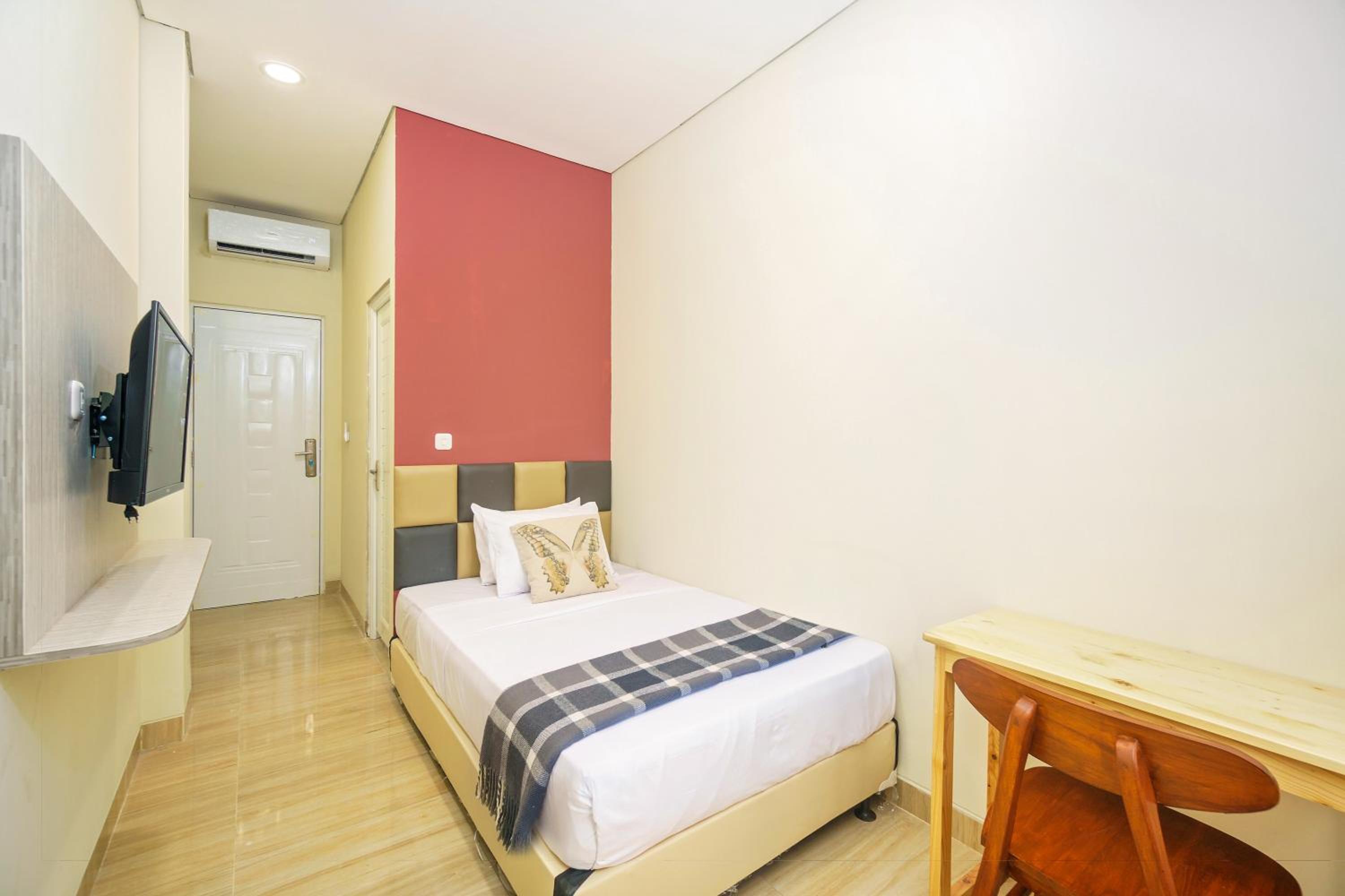 Single Room - Photo 2