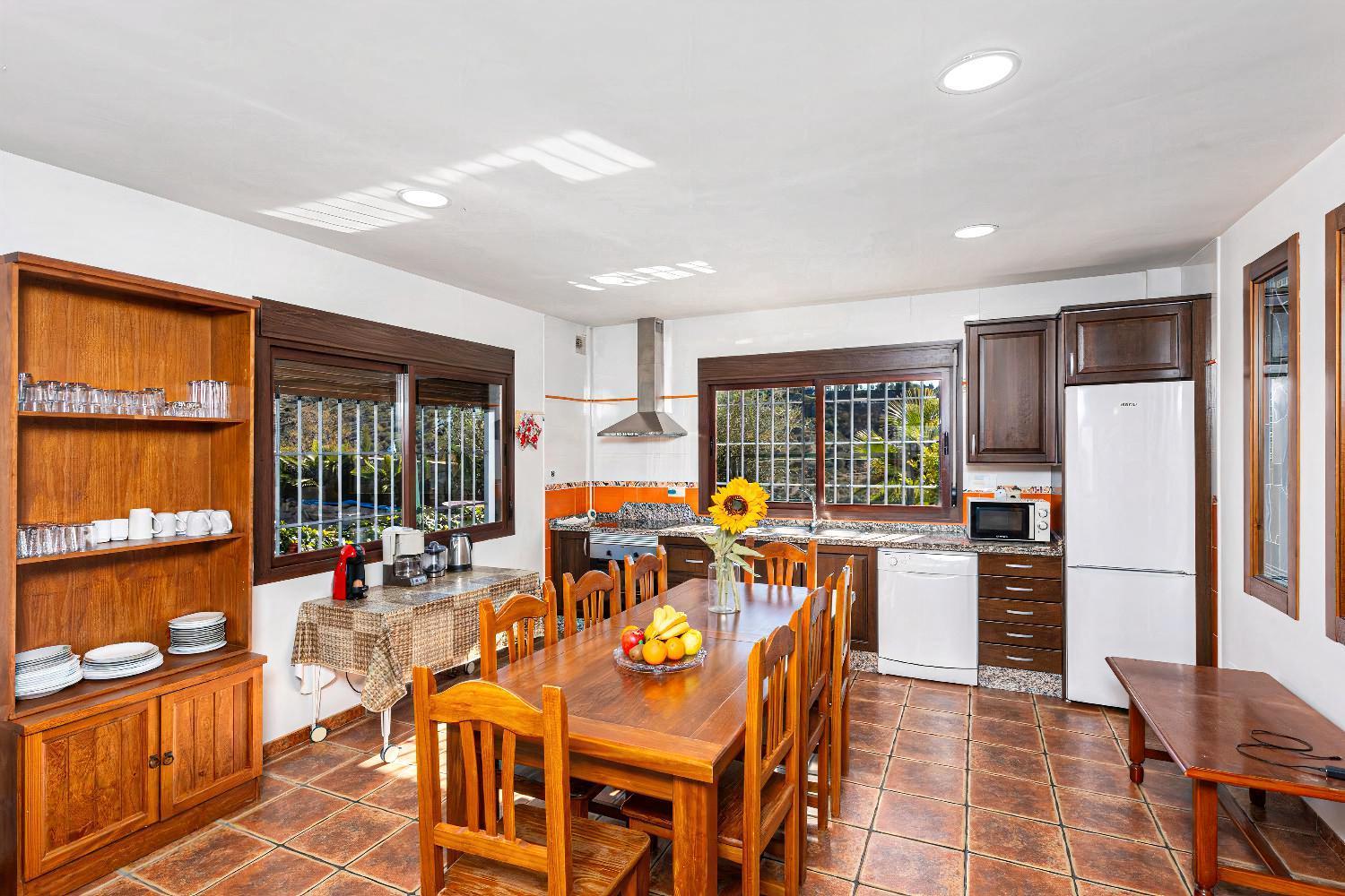 Villa photo 2