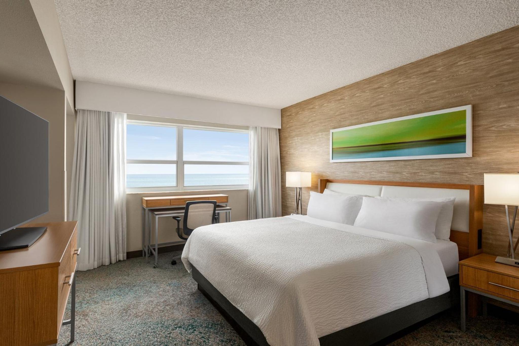 Standard King Room with Ocean View - Photo 5
