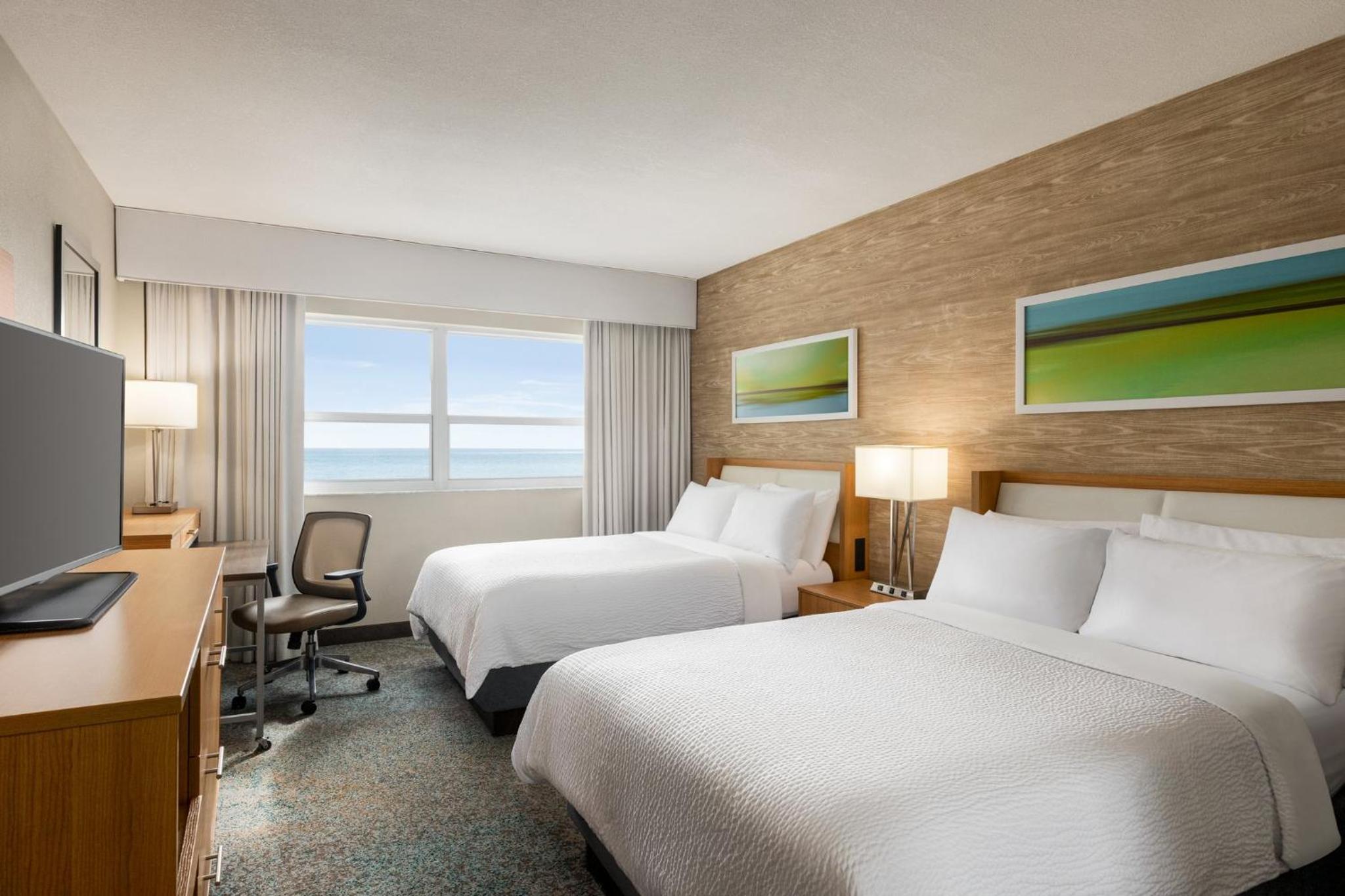 Double Room with Two Double Beds and Ocean View - Non-Smoking - Photo 9