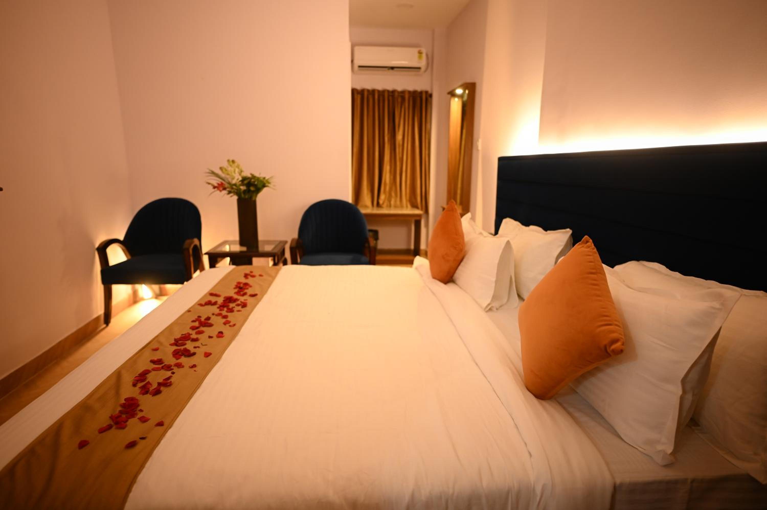Junior Suite with Garden View photo 3