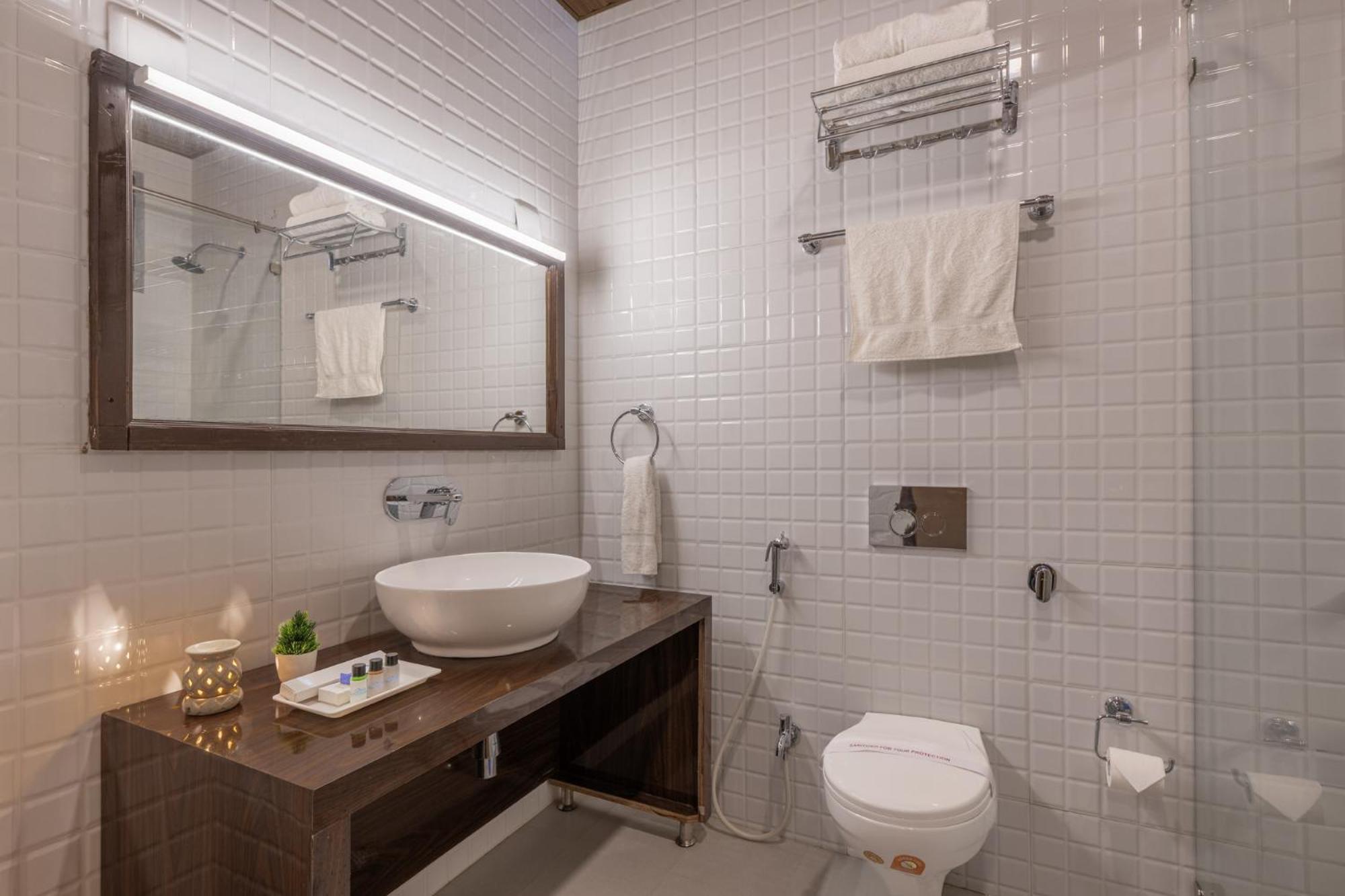 Superior King Room - Photo 2