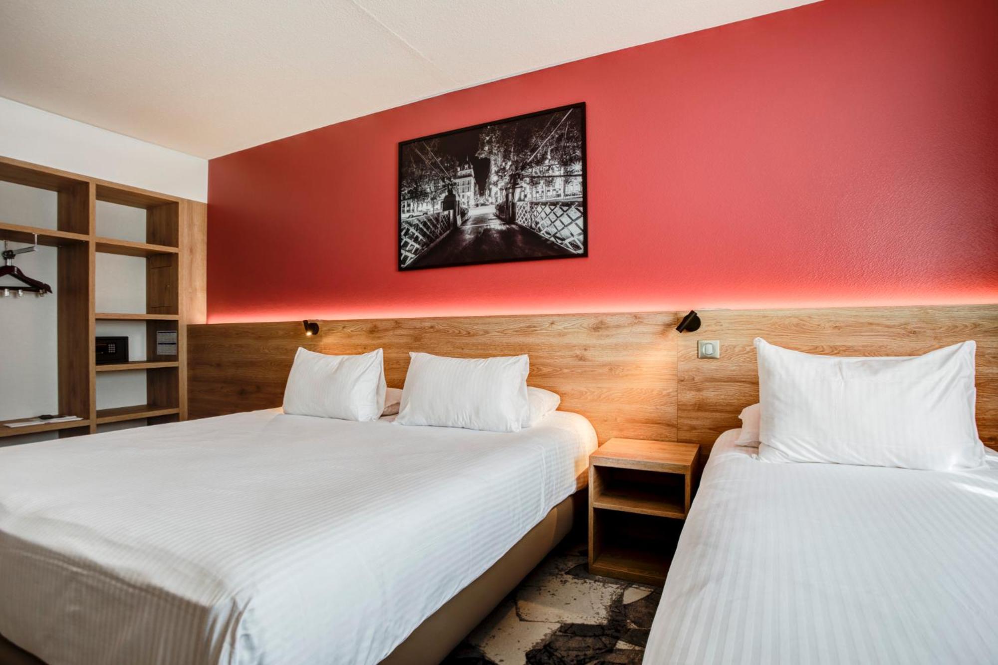 Triple Room (3 Adults) - Photo 1