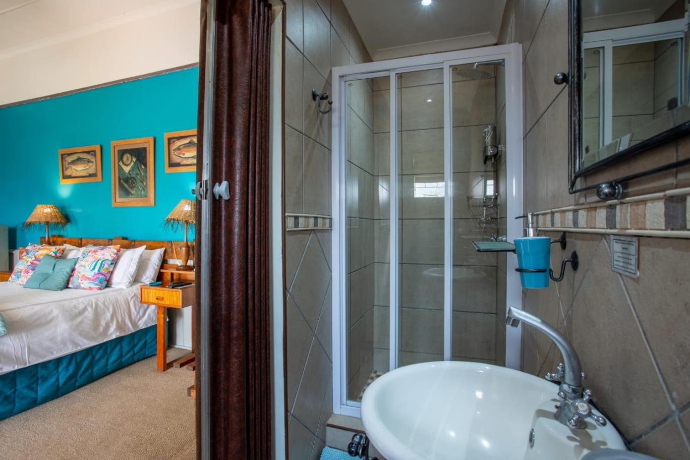 Standard Queen Room - Photo 2