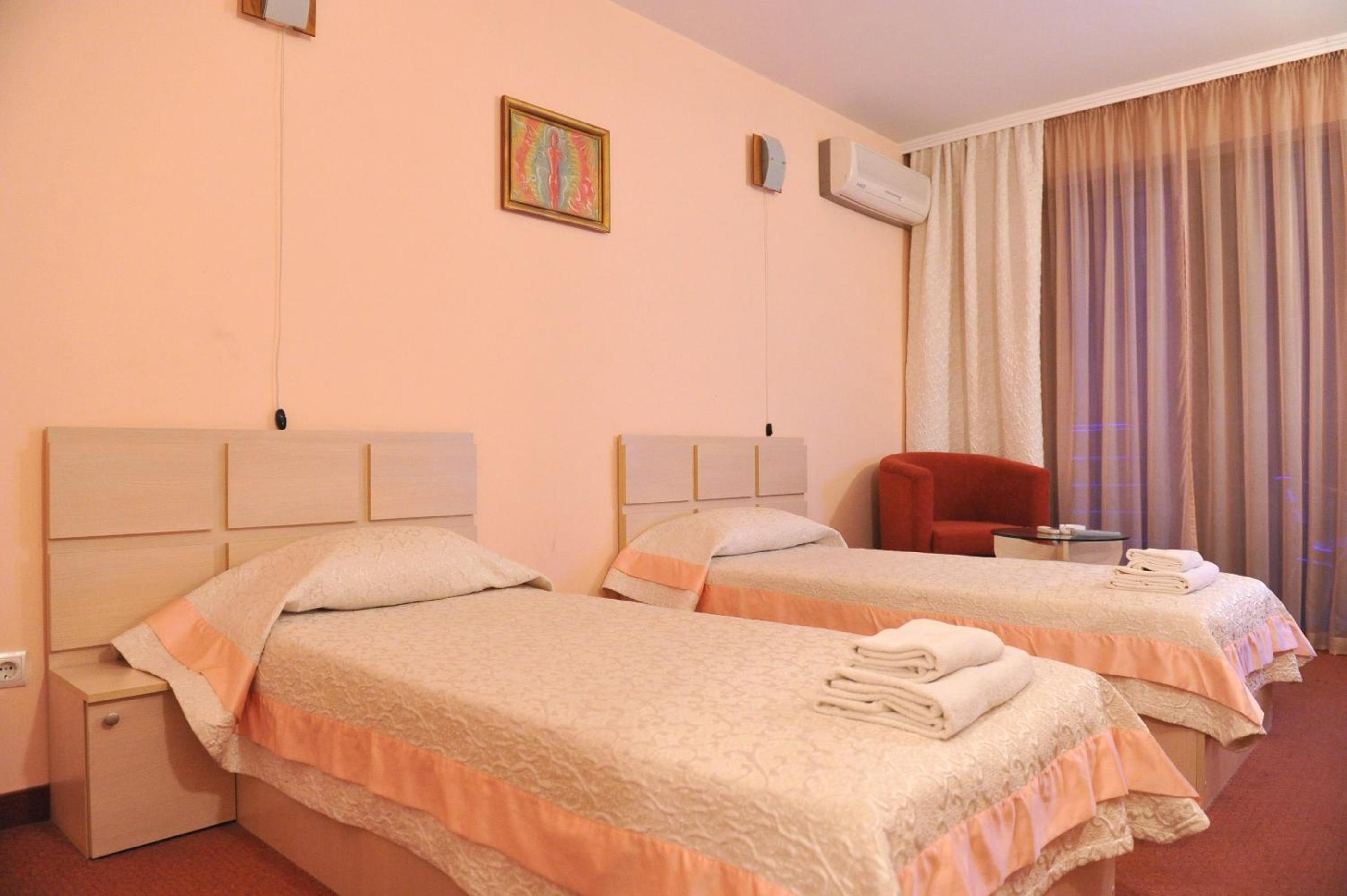 Double Room - Photo 8