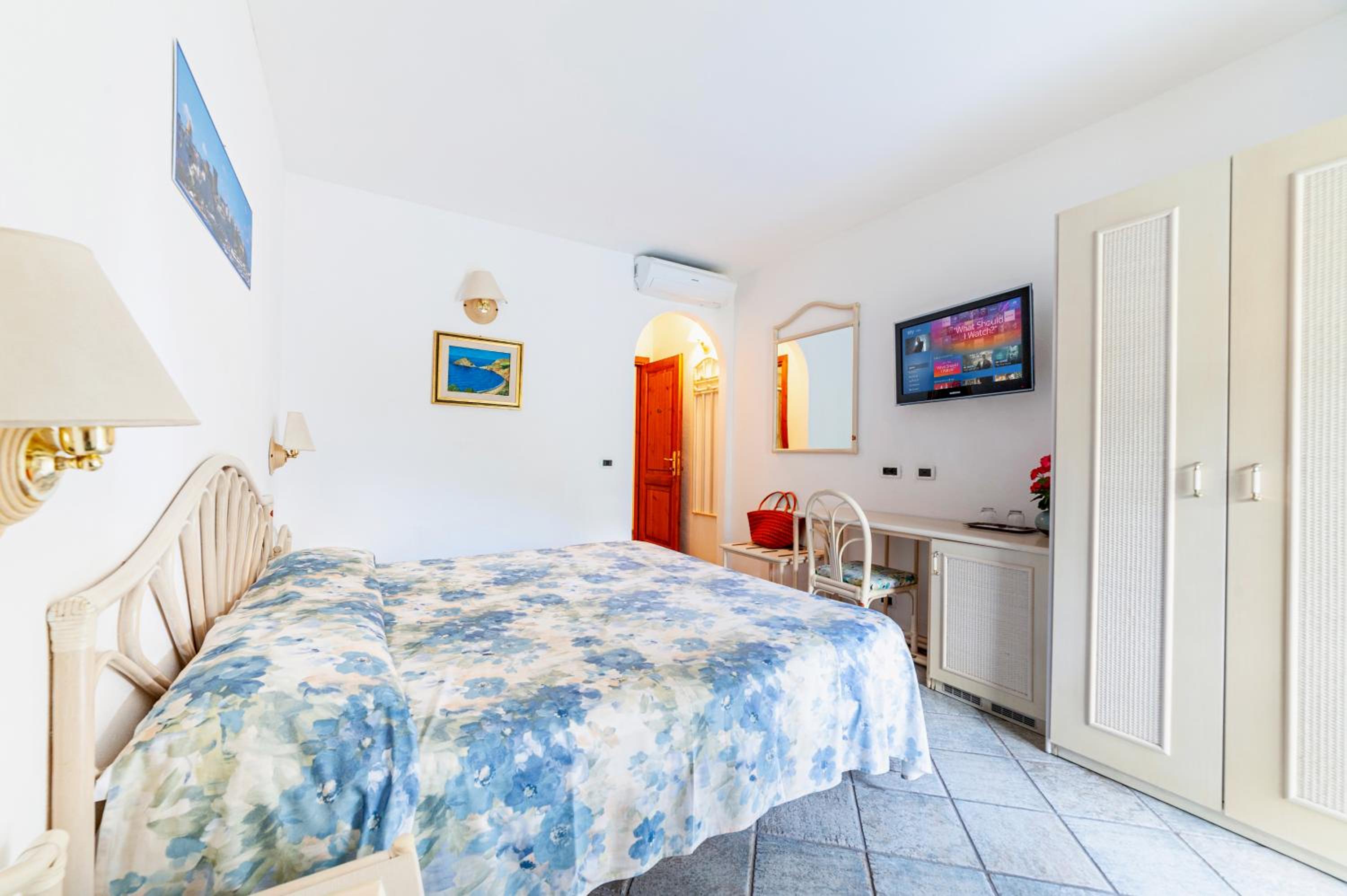 Standard Double Room - Photo 1