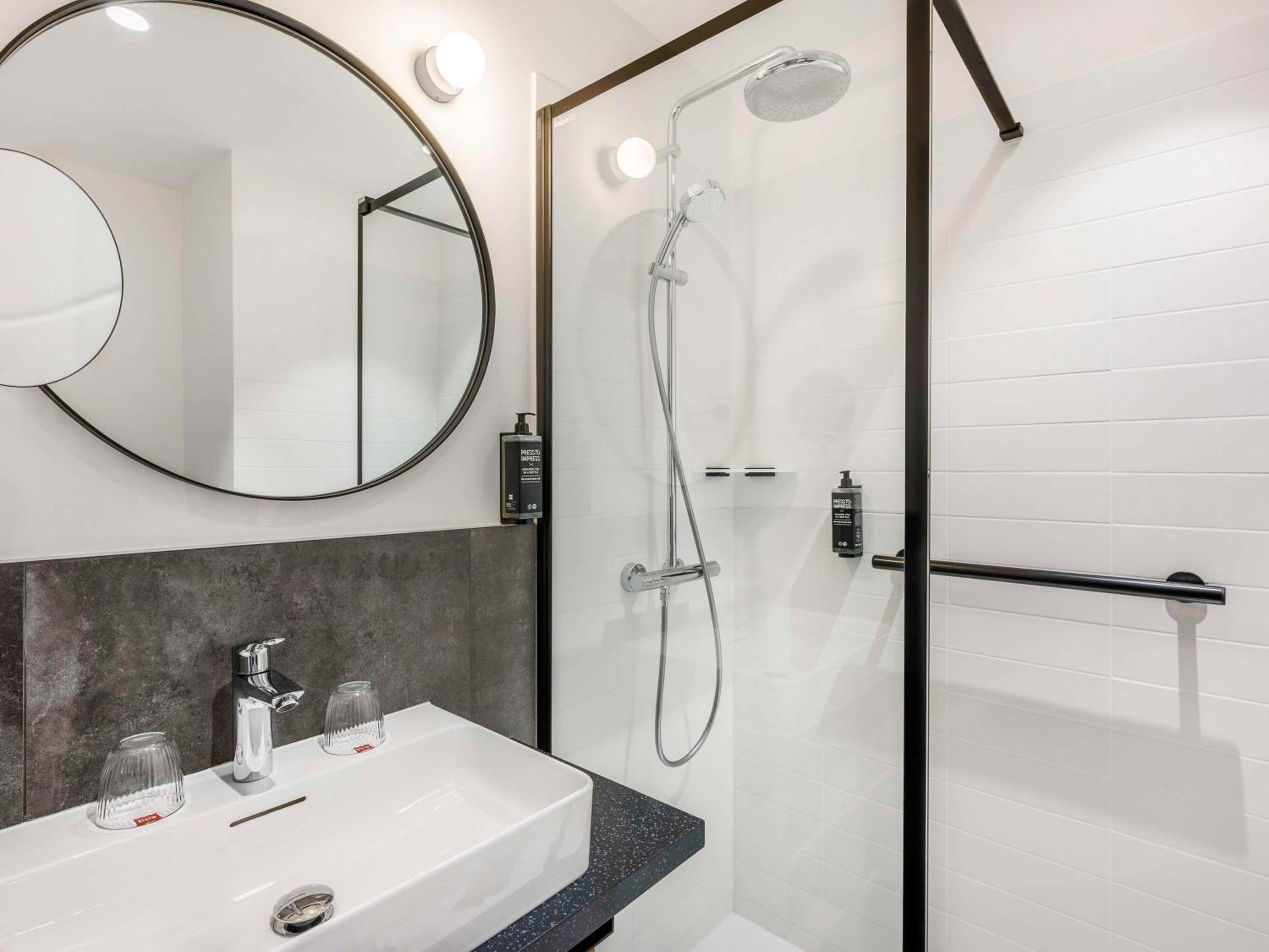 Standard Twin Room - Photo 1