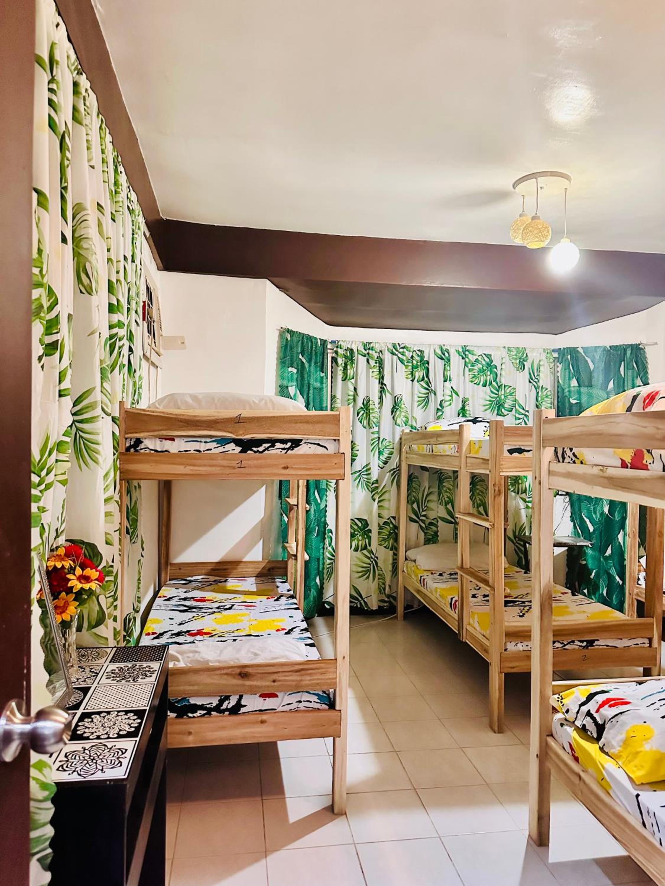 Bed in 10-Bed Mixed Dormitory Room photo 1