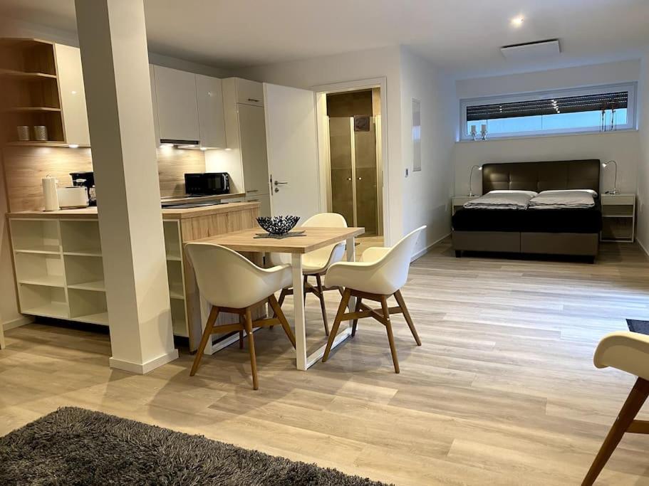 One-Bedroom Apartment photo 2