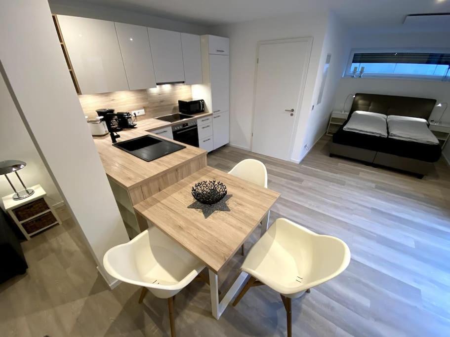 One-Bedroom Apartment photo 1