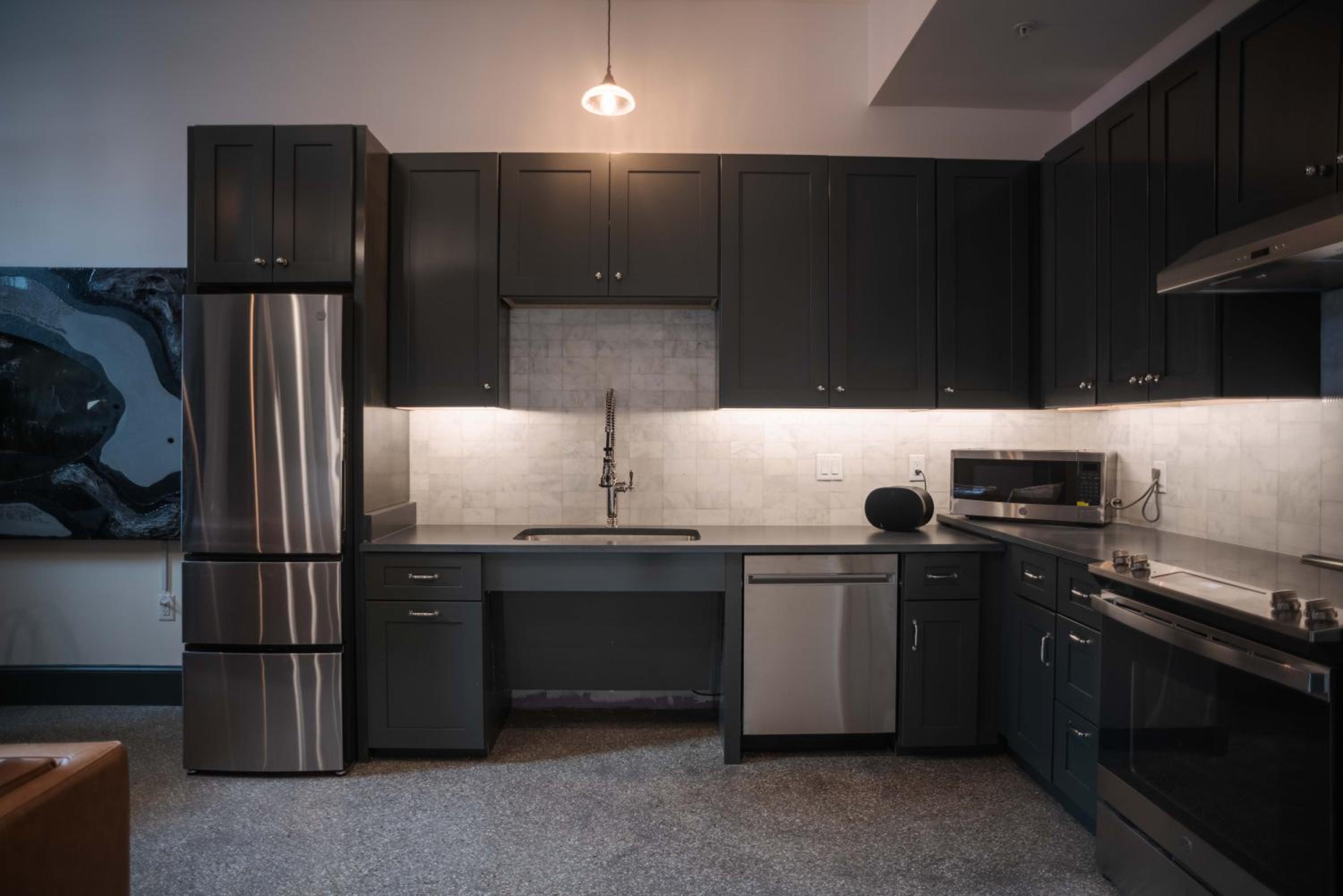 Two-Bedroom Apartment - Photo 26