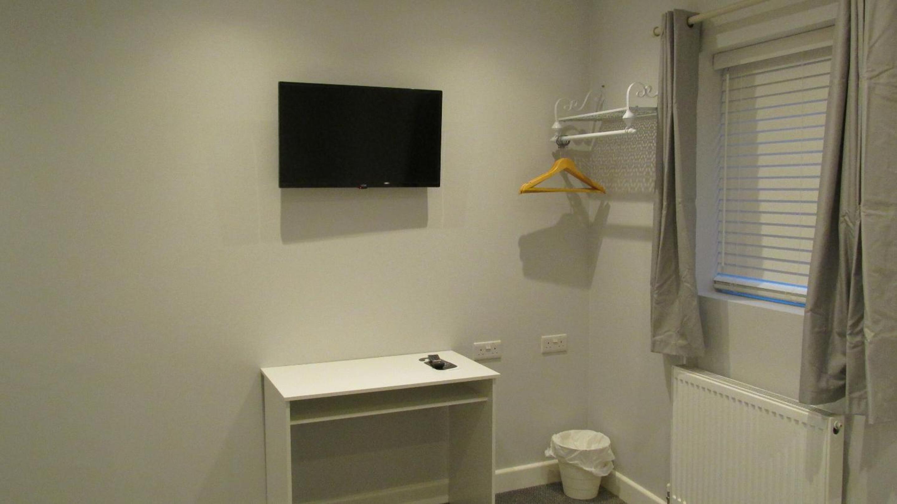 Standard Double Room - Photo 3