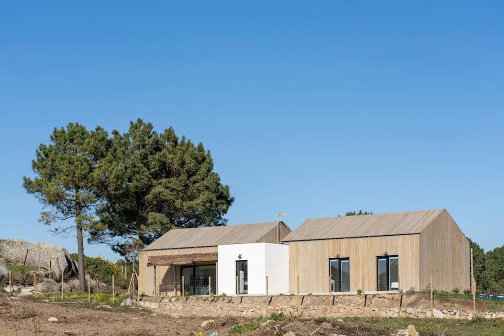Three-Bedroom House photo 2
