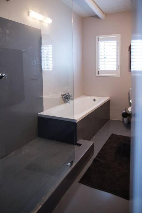 Three-Bedroom Apartment photo 2