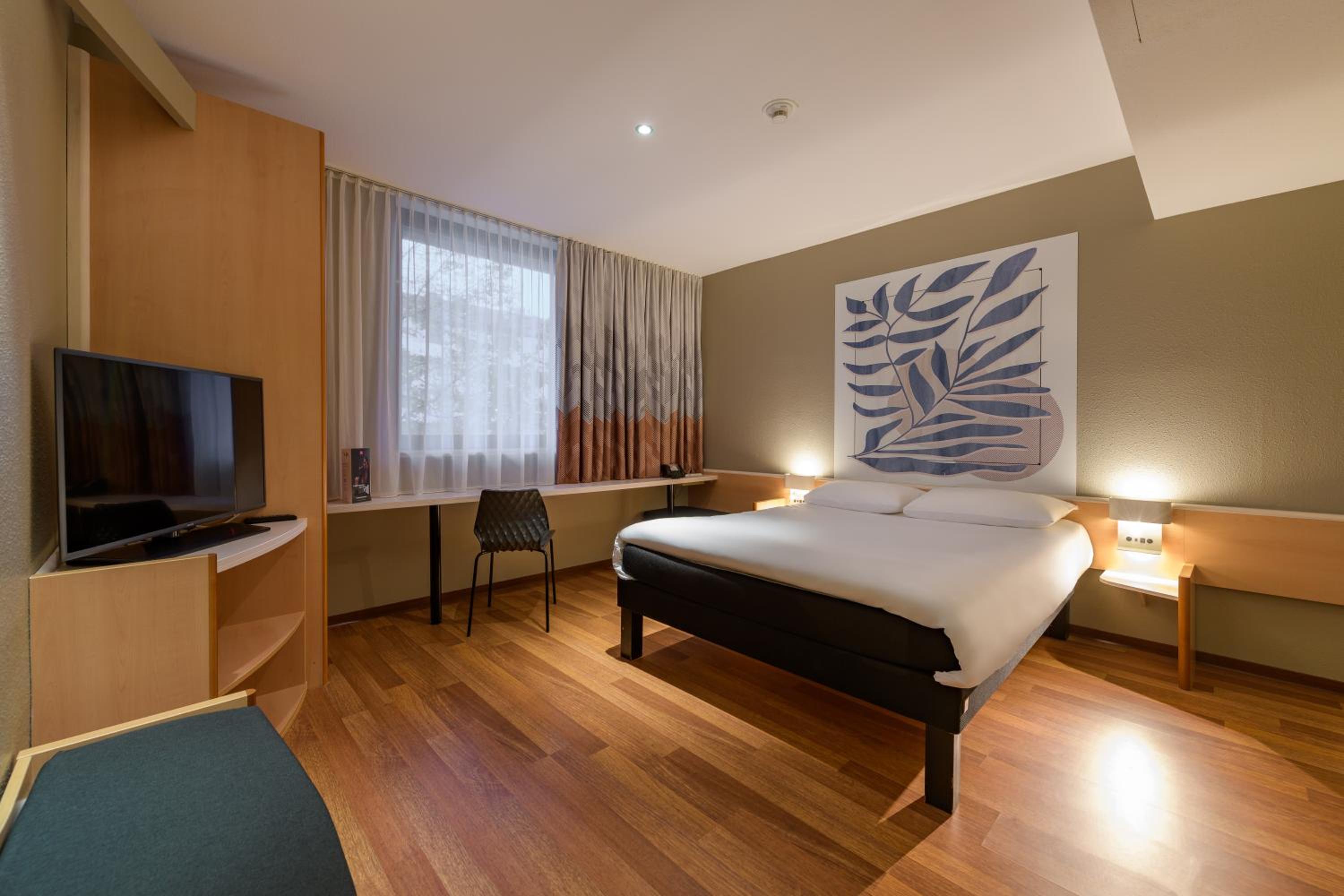 Standard Double Room - Photo 7