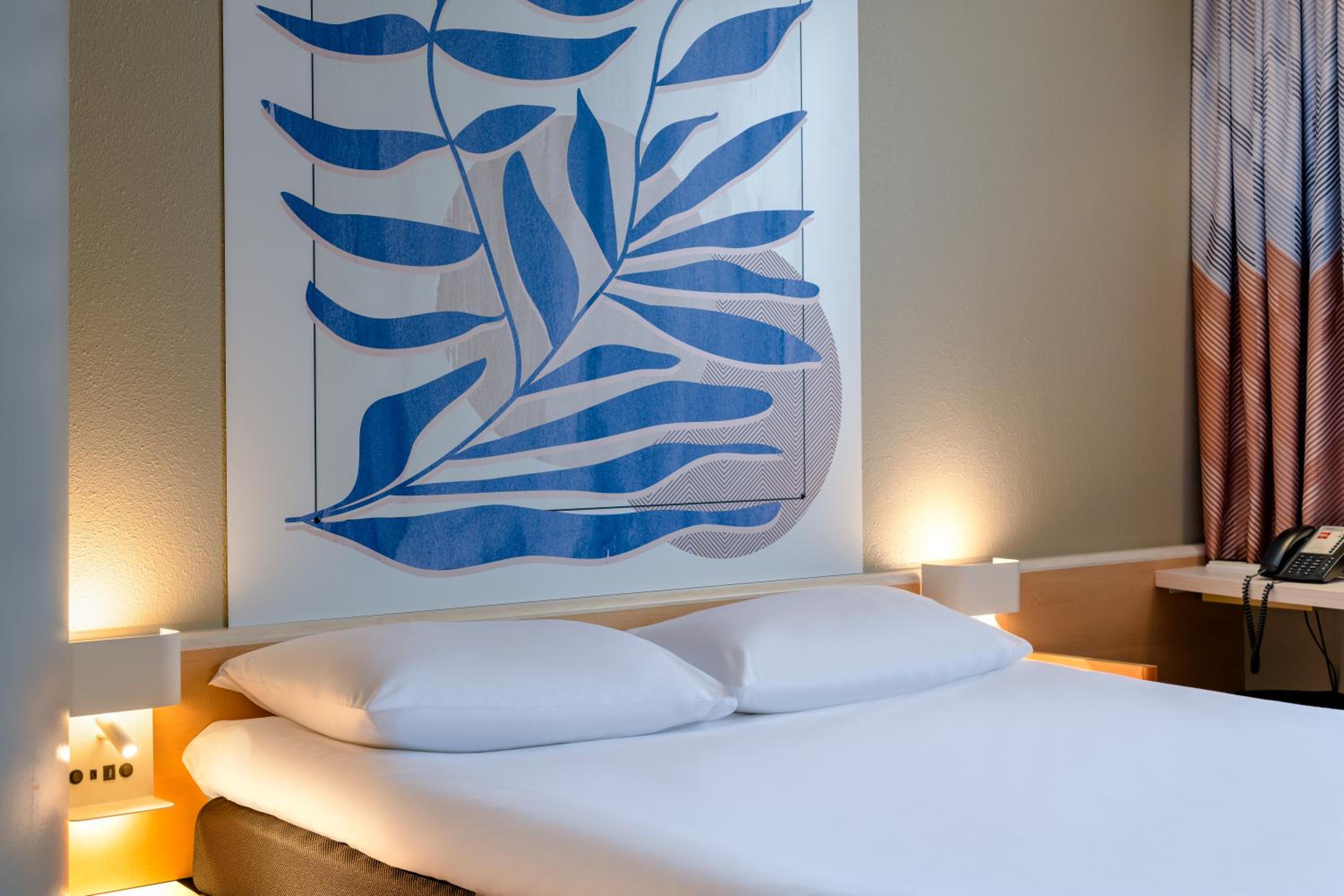 Standard Double Room - Photo 10