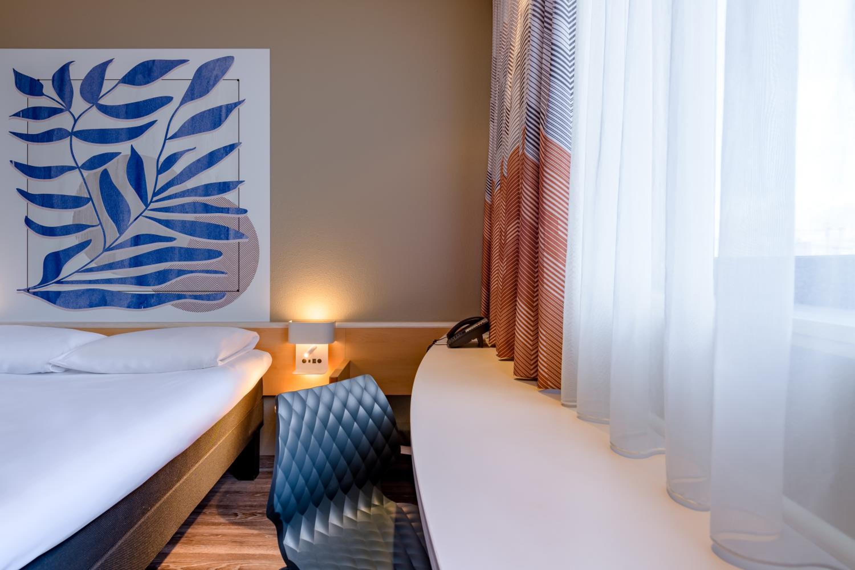 Standard Double Room - Photo 26