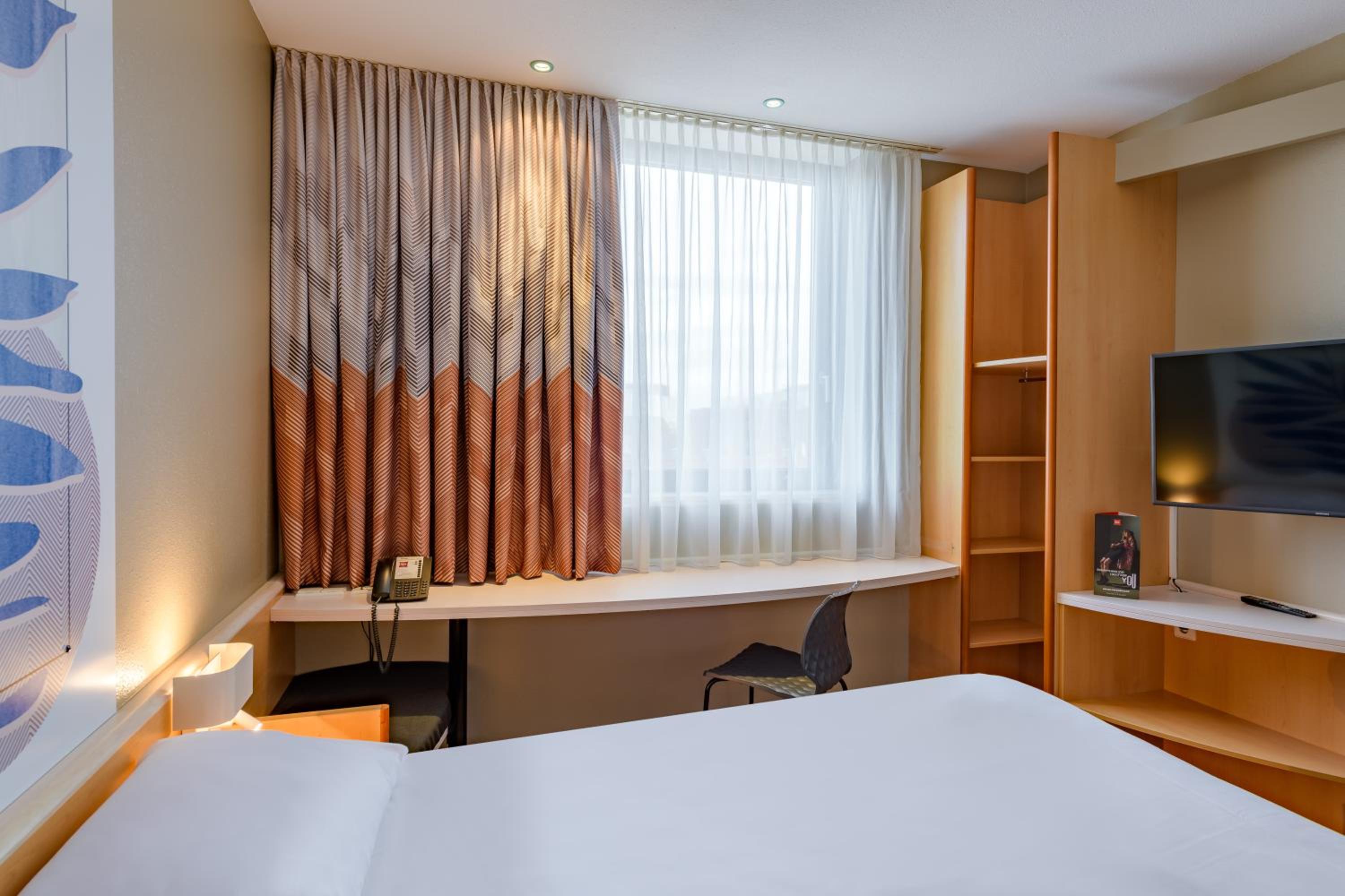 Standard Double Room - Photo 29