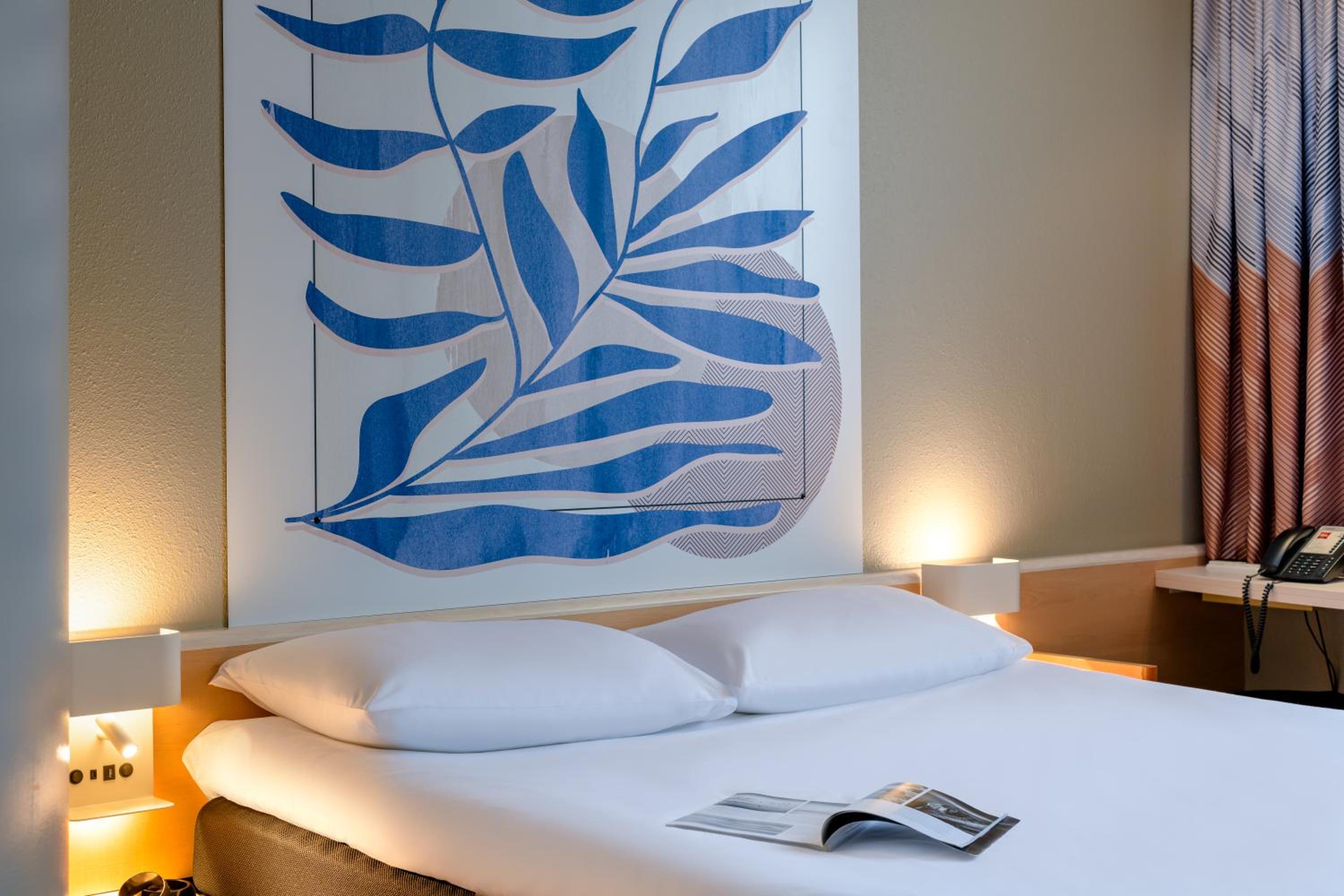 Standard Double Room - Photo 9