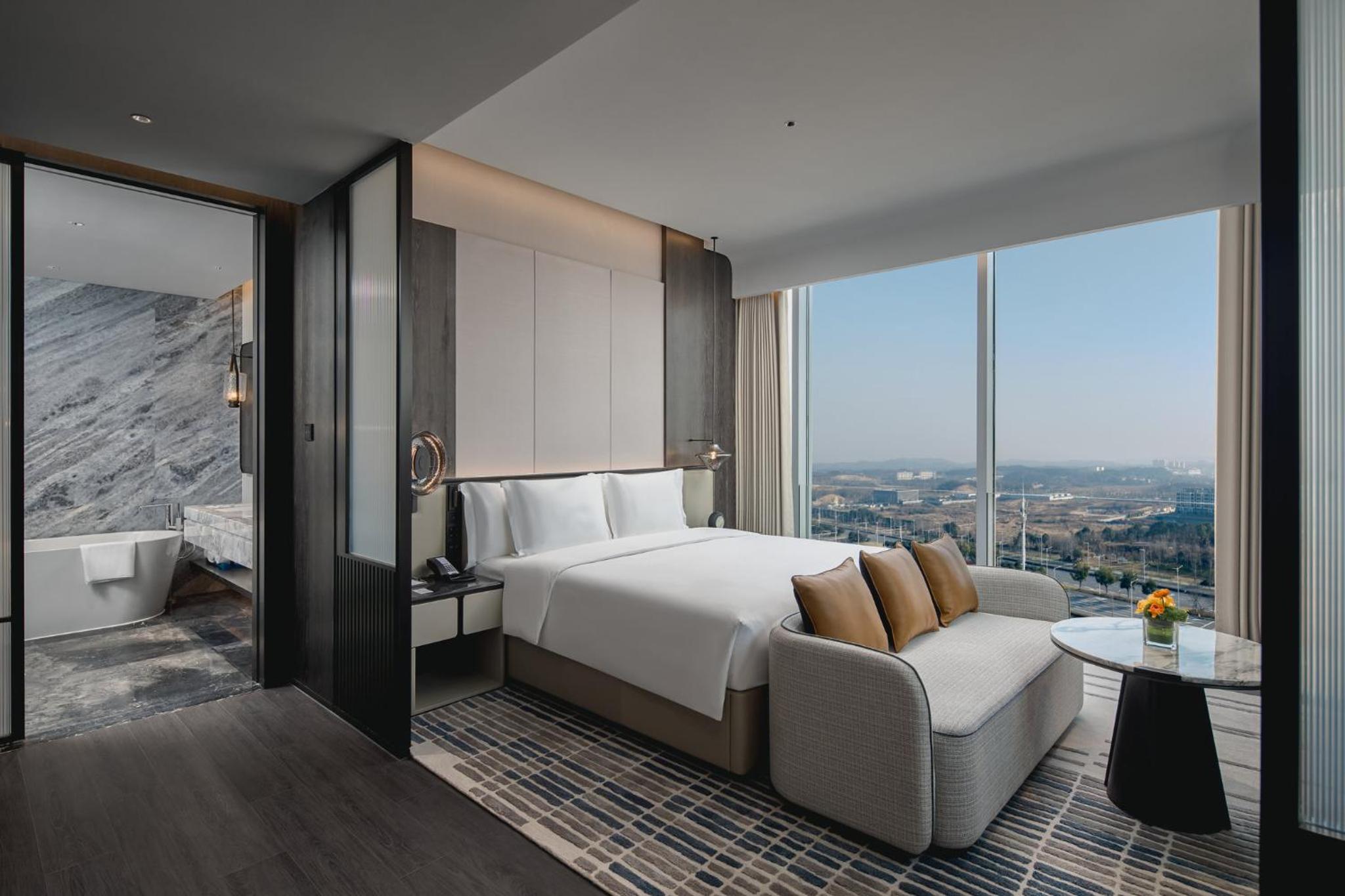 One-Bedroom King Suite photo 3