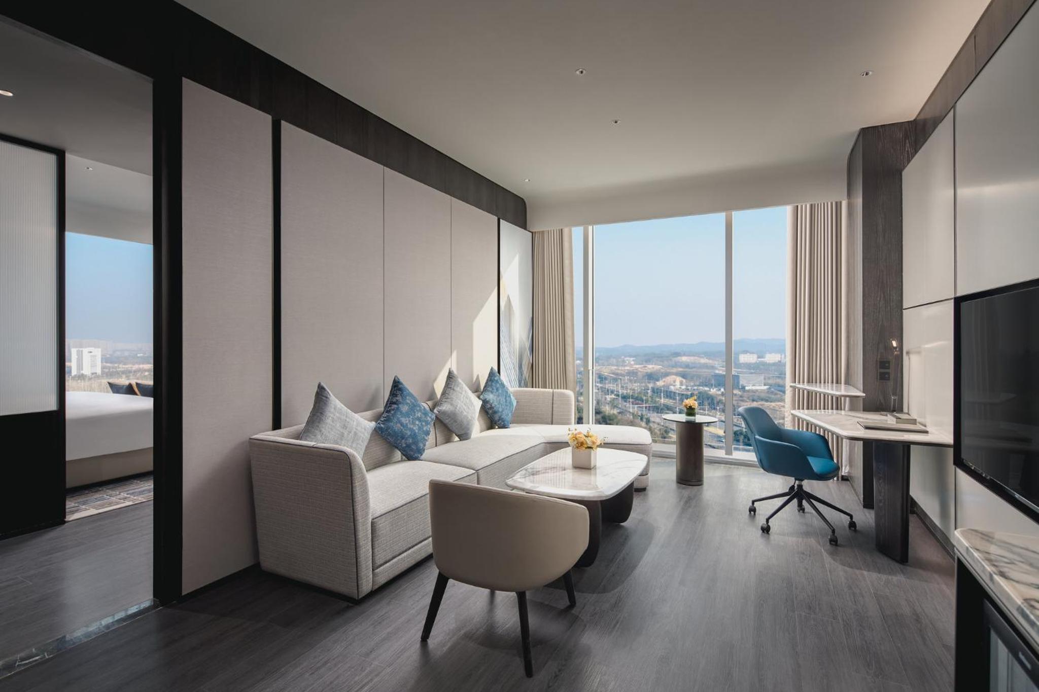 One-Bedroom King Suite photo 2