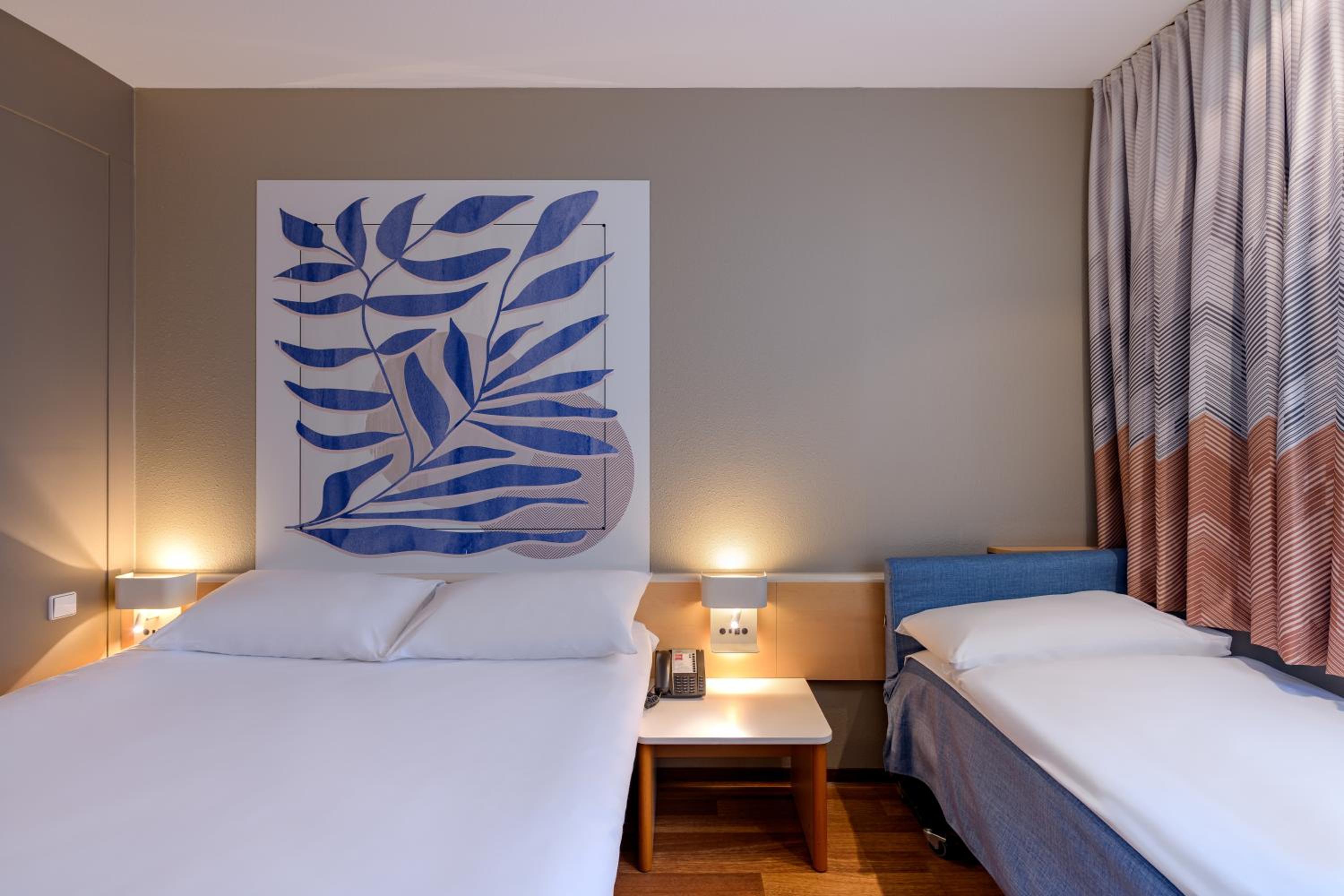 Standard Double Room - Photo 18