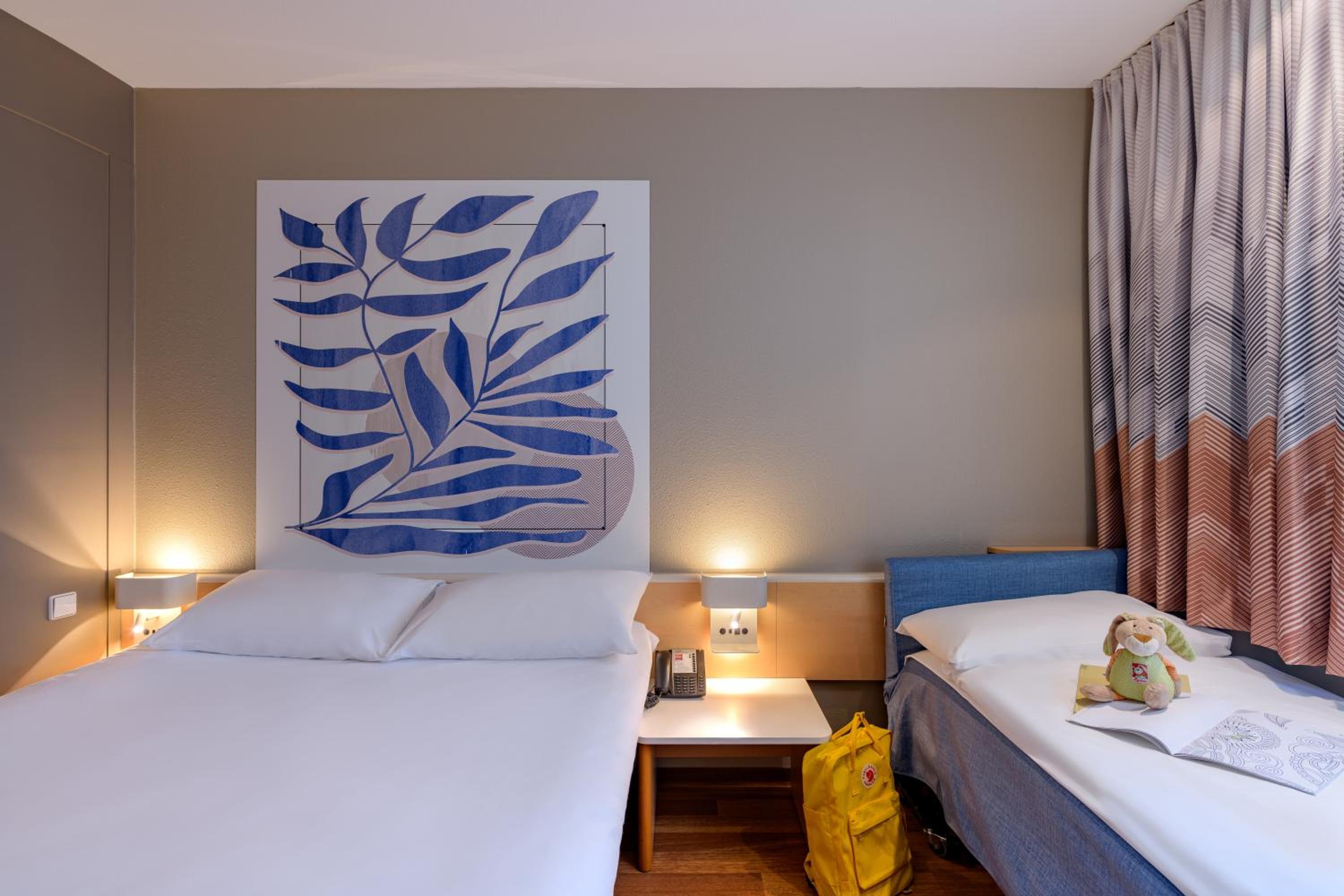 Standard Double Room - Photo 16