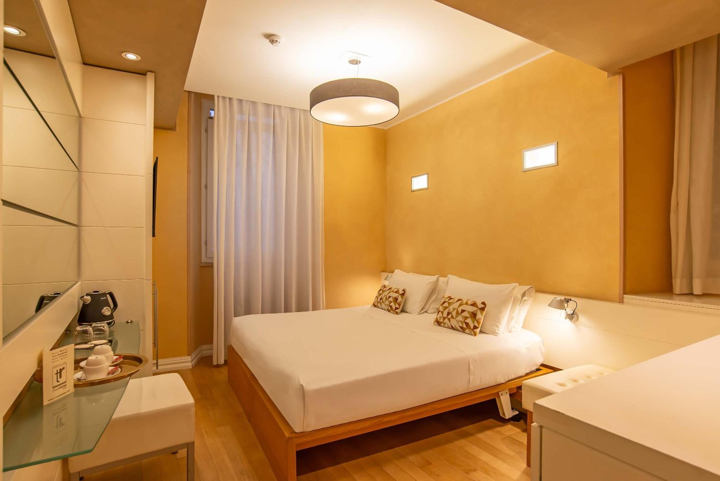 Superior Single Room thumbnail 6