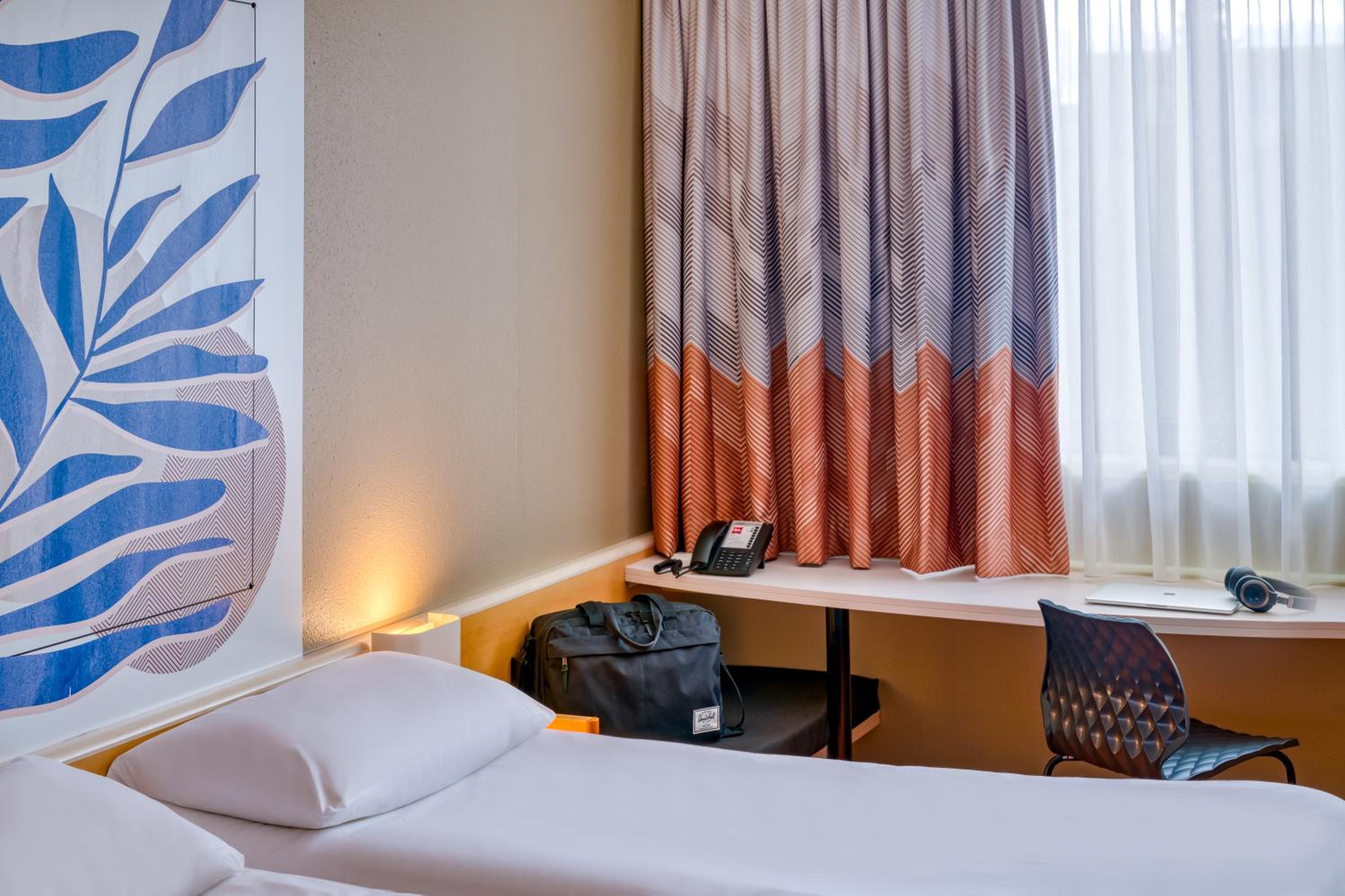 Twin Room - Photo 13