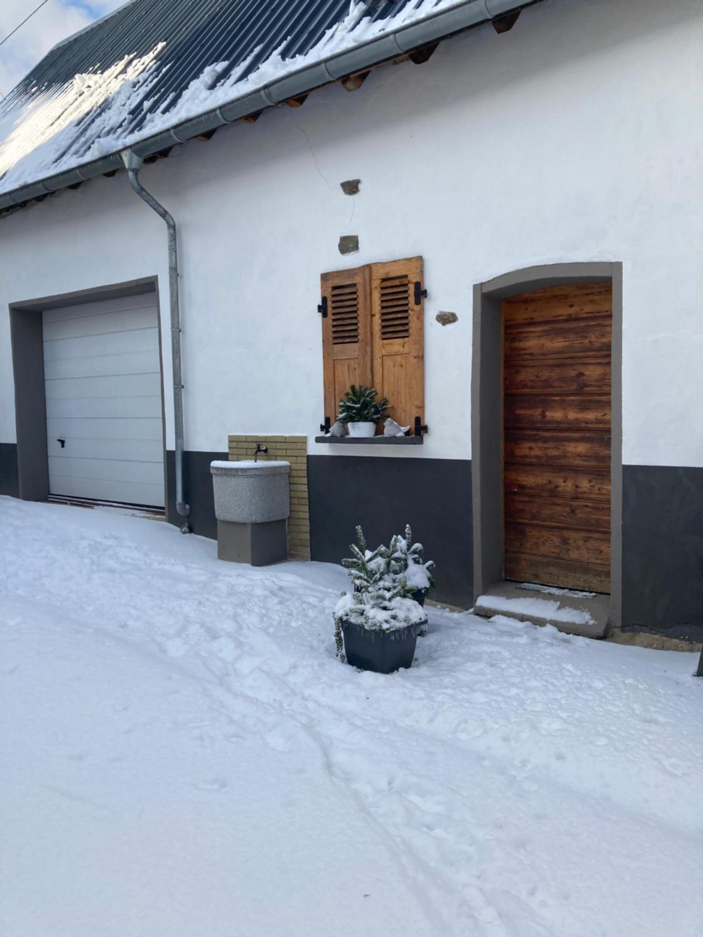 Three-Bedroom House photo 2