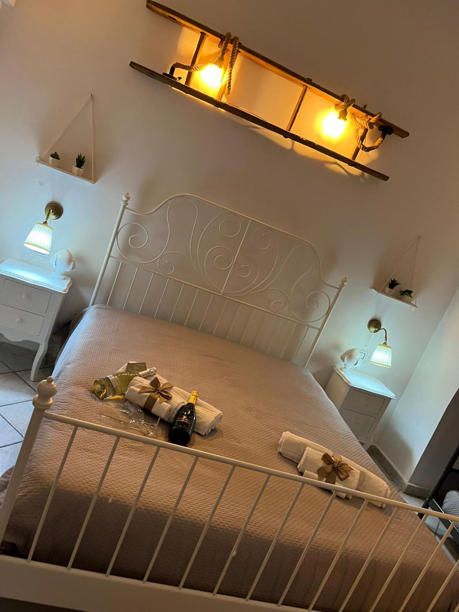 One-Bedroom House photo 1