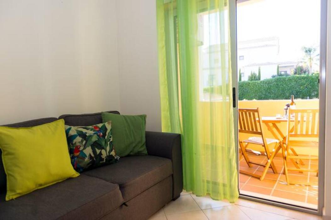 One-Bedroom Apartment photo 3