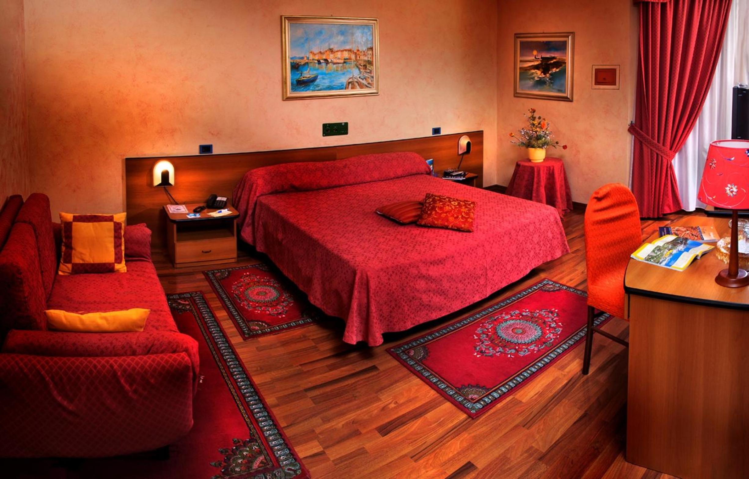 Double Room with Balcony - Photo 1