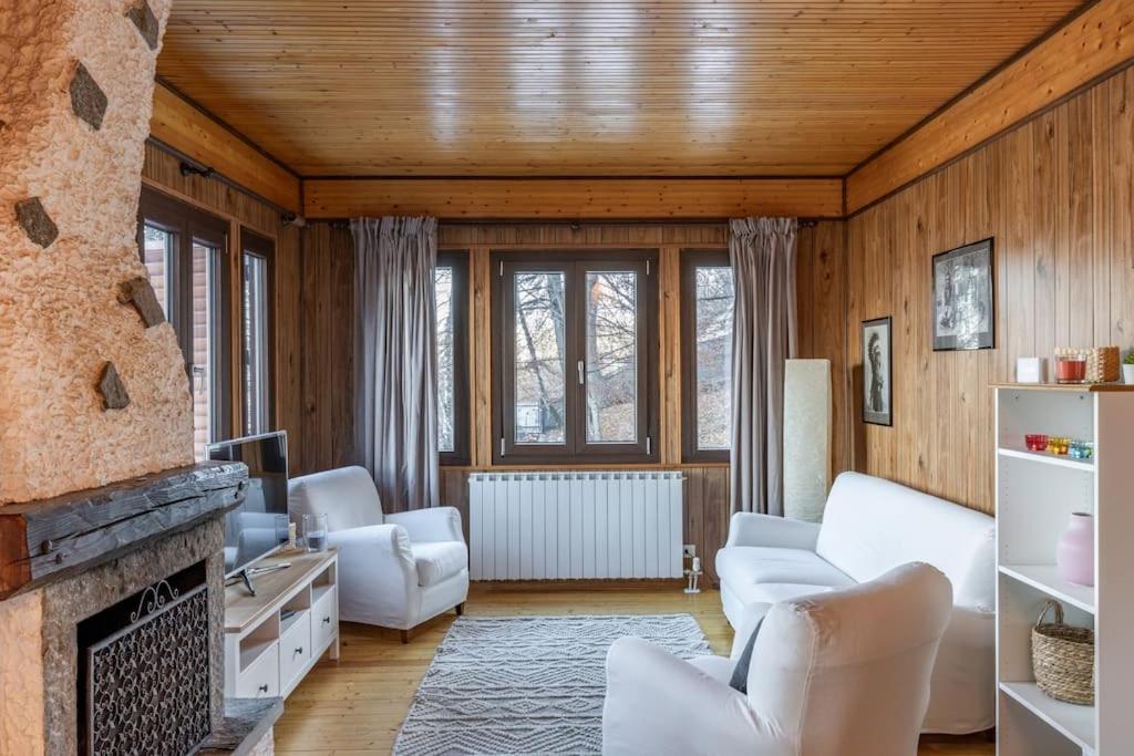 Two-Bedroom House photo 2