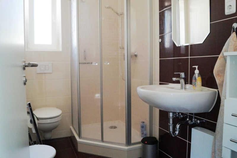 One-Bedroom Apartment with Balcony photo 2
