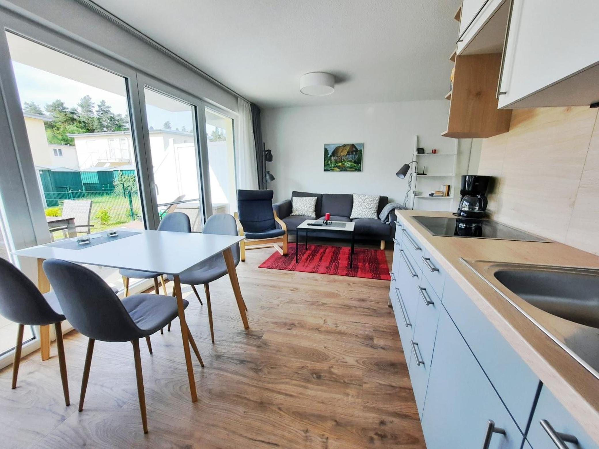 One-Bedroom Apartment with Terrace photo 2