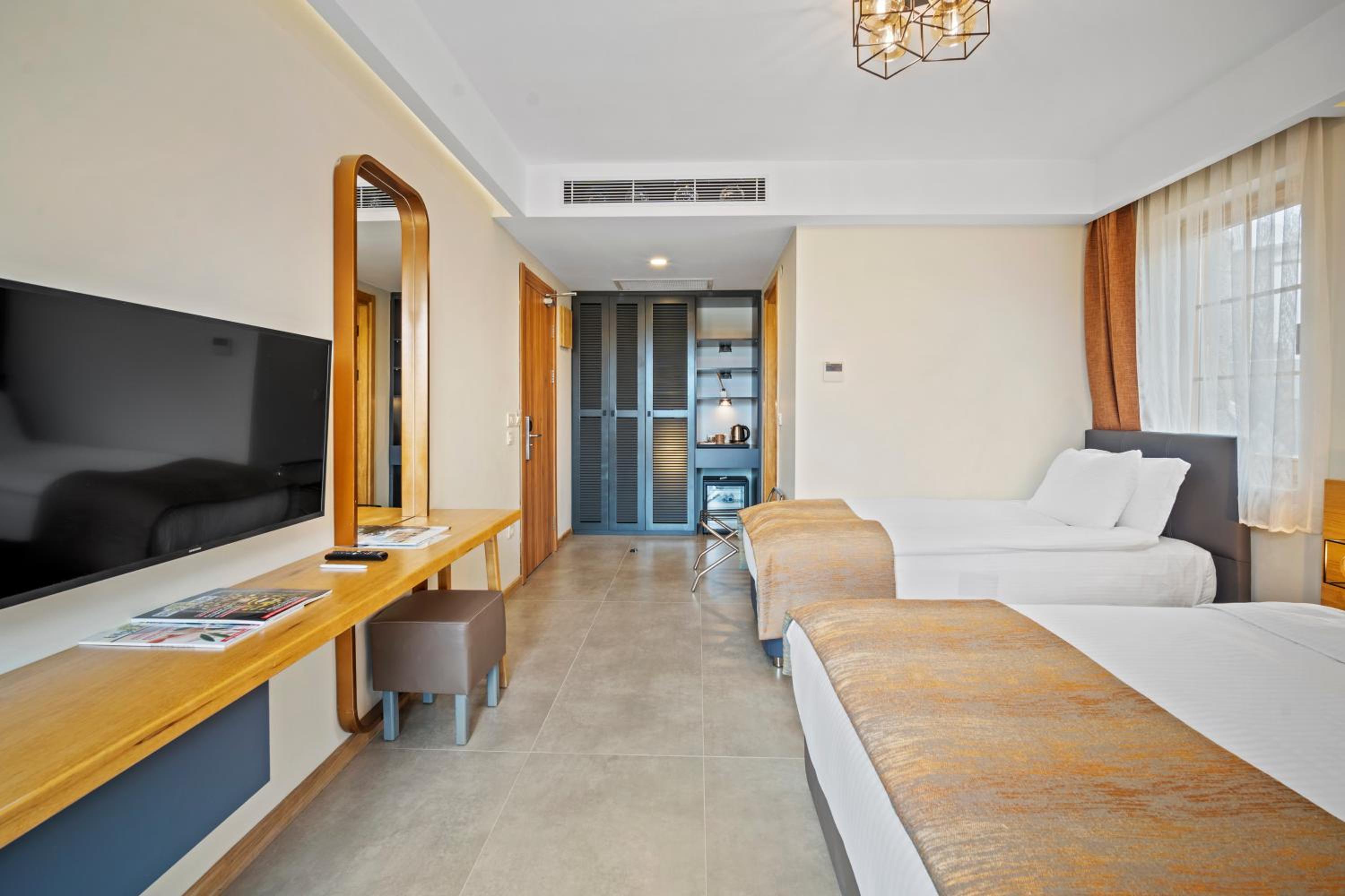 Standard Triple Room - Photo 3