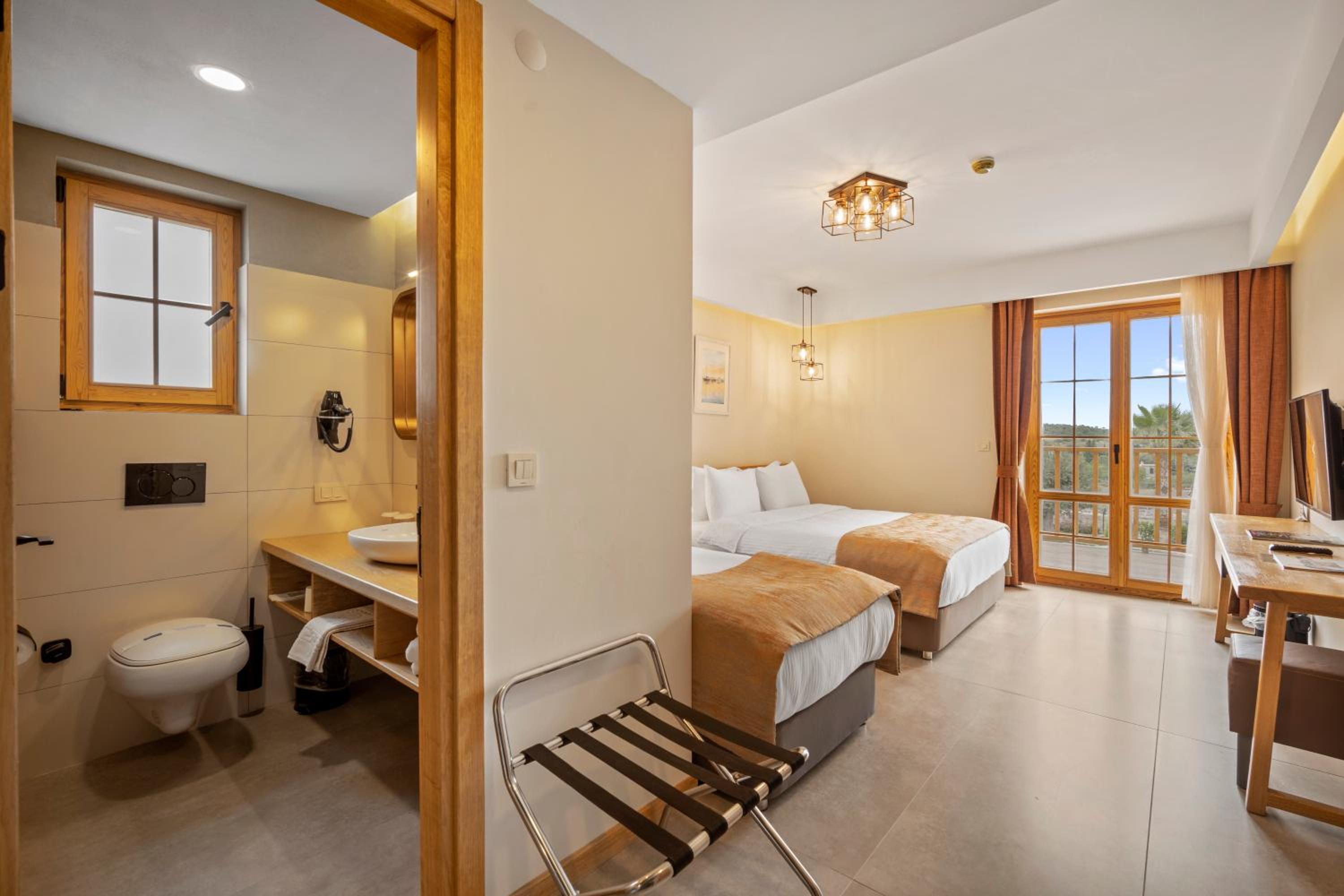 Standard Triple Room - Photo 2