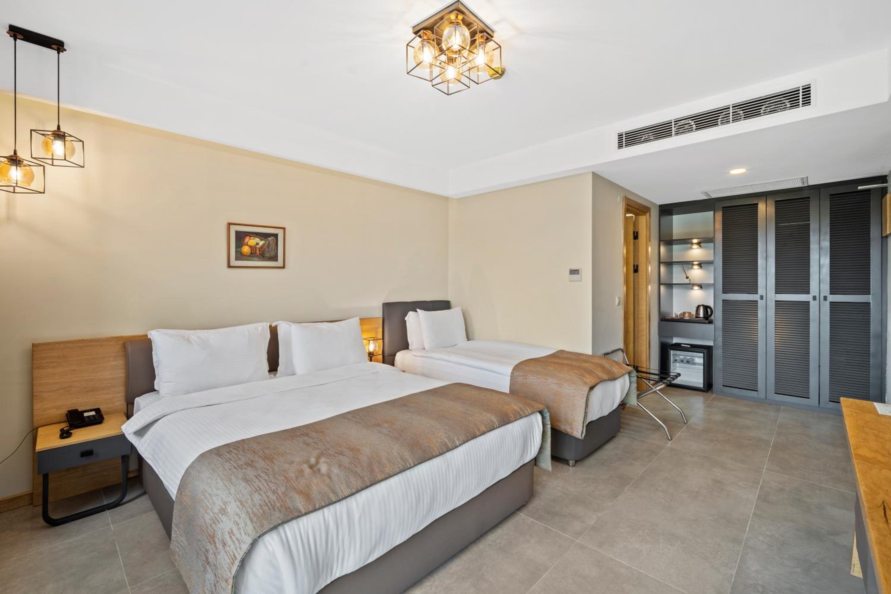Standard Triple Room - Photo 6