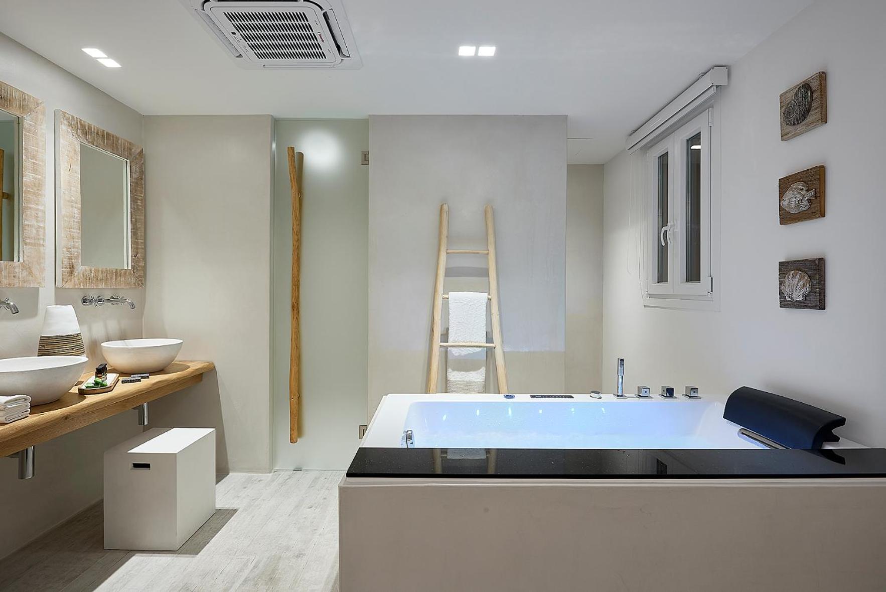 Superior Suite with Sea View photo 3