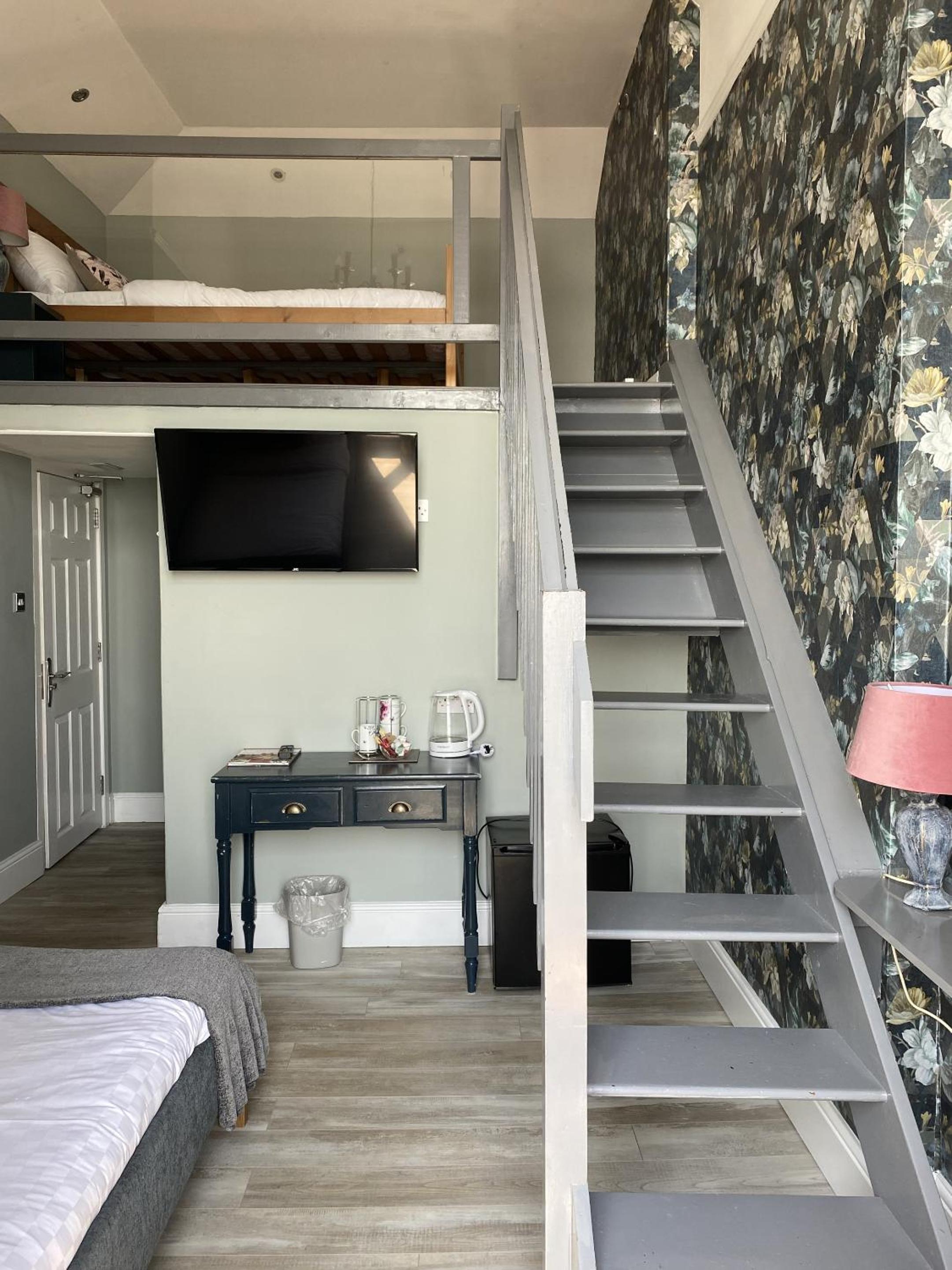 Comfort Triple Room with Shower photo 1
