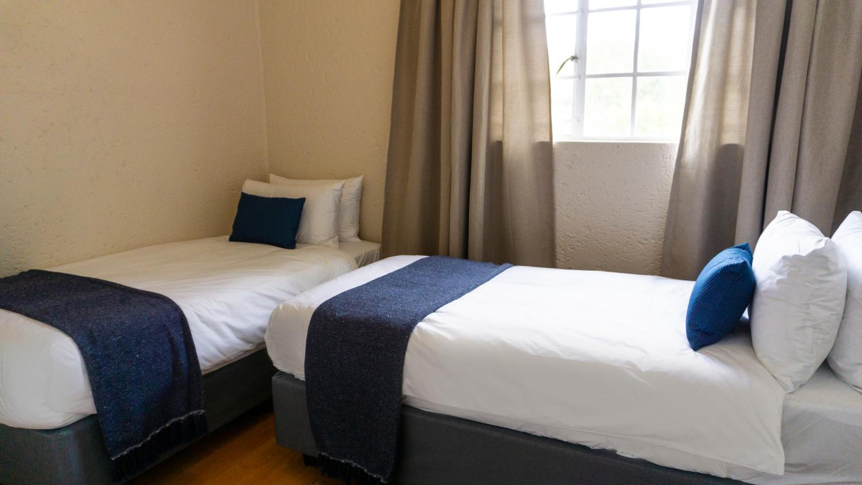 Three-Bedroom Zebra Cottage photo 2