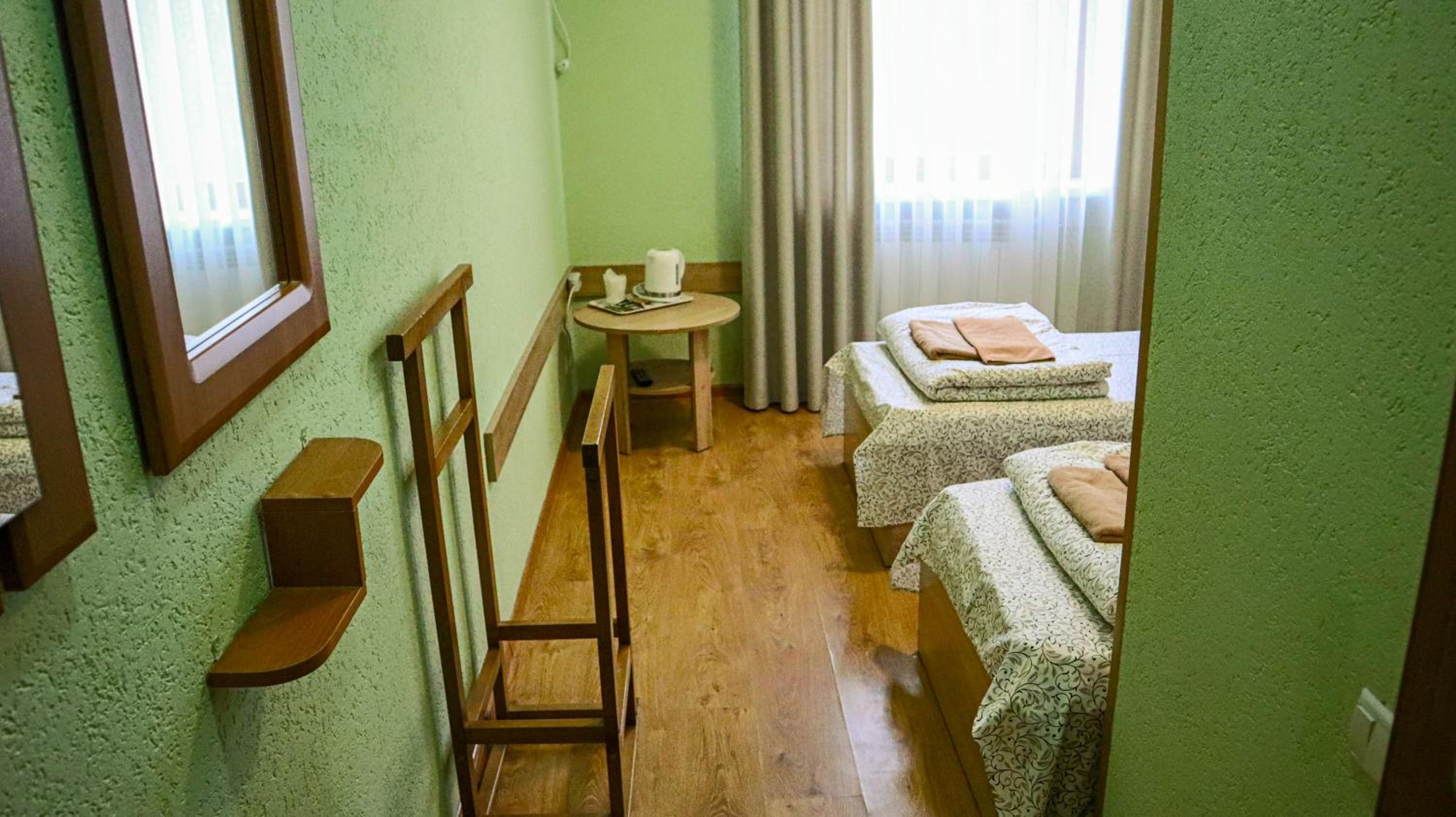 Budget Twin Room photo 2