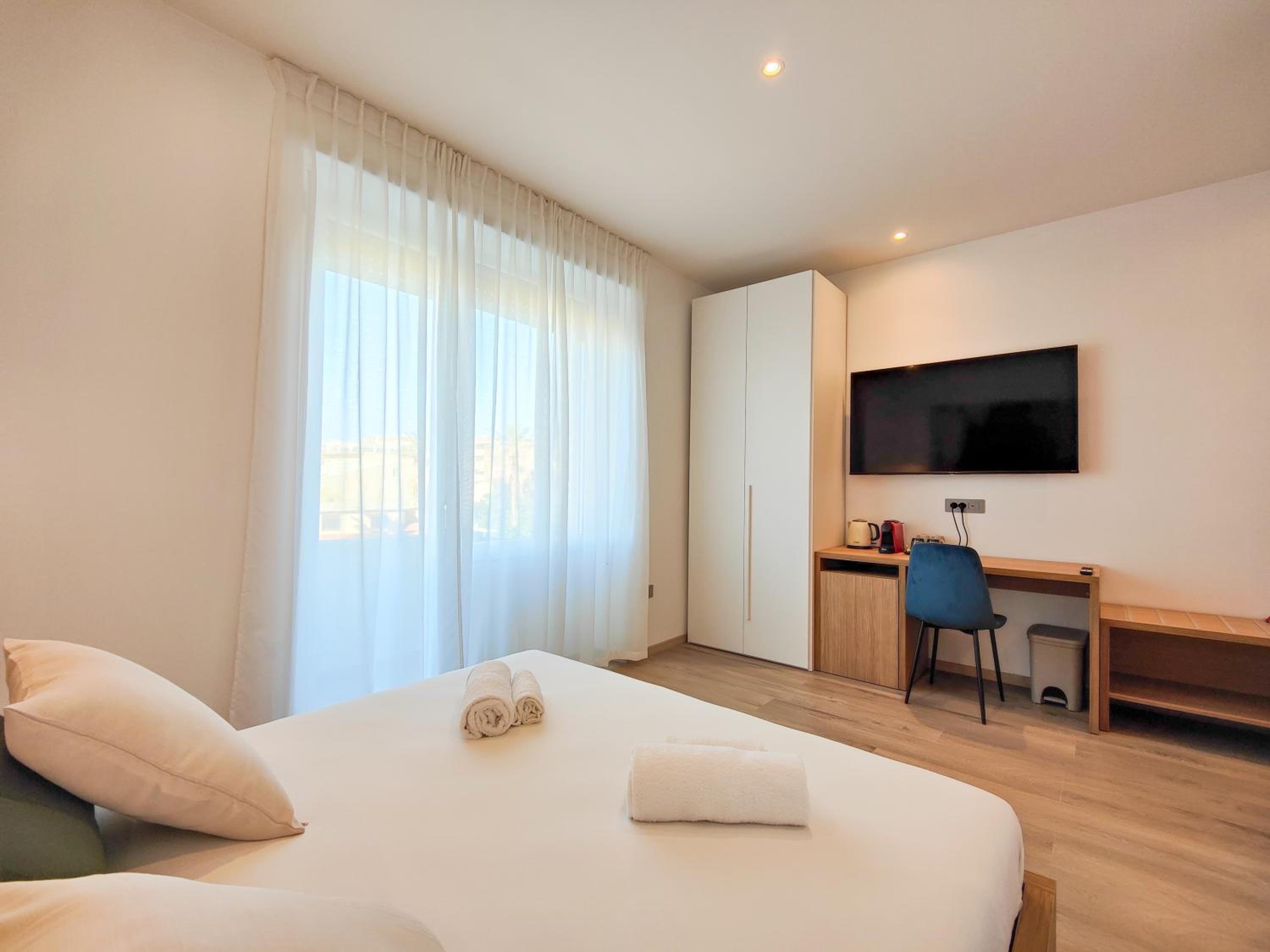 Double Room with Balcony photo 3