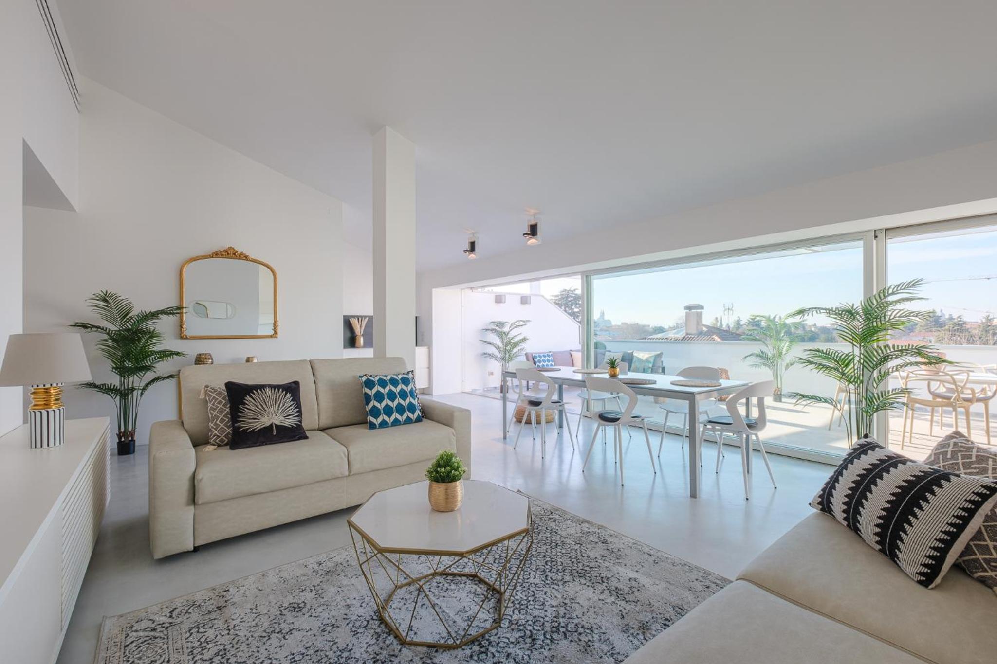 One-Bedroom Apartment