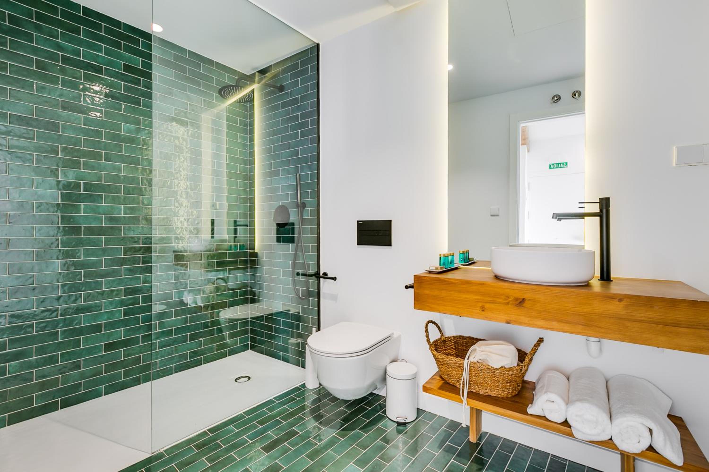 Suite with Spa Bath photo 3