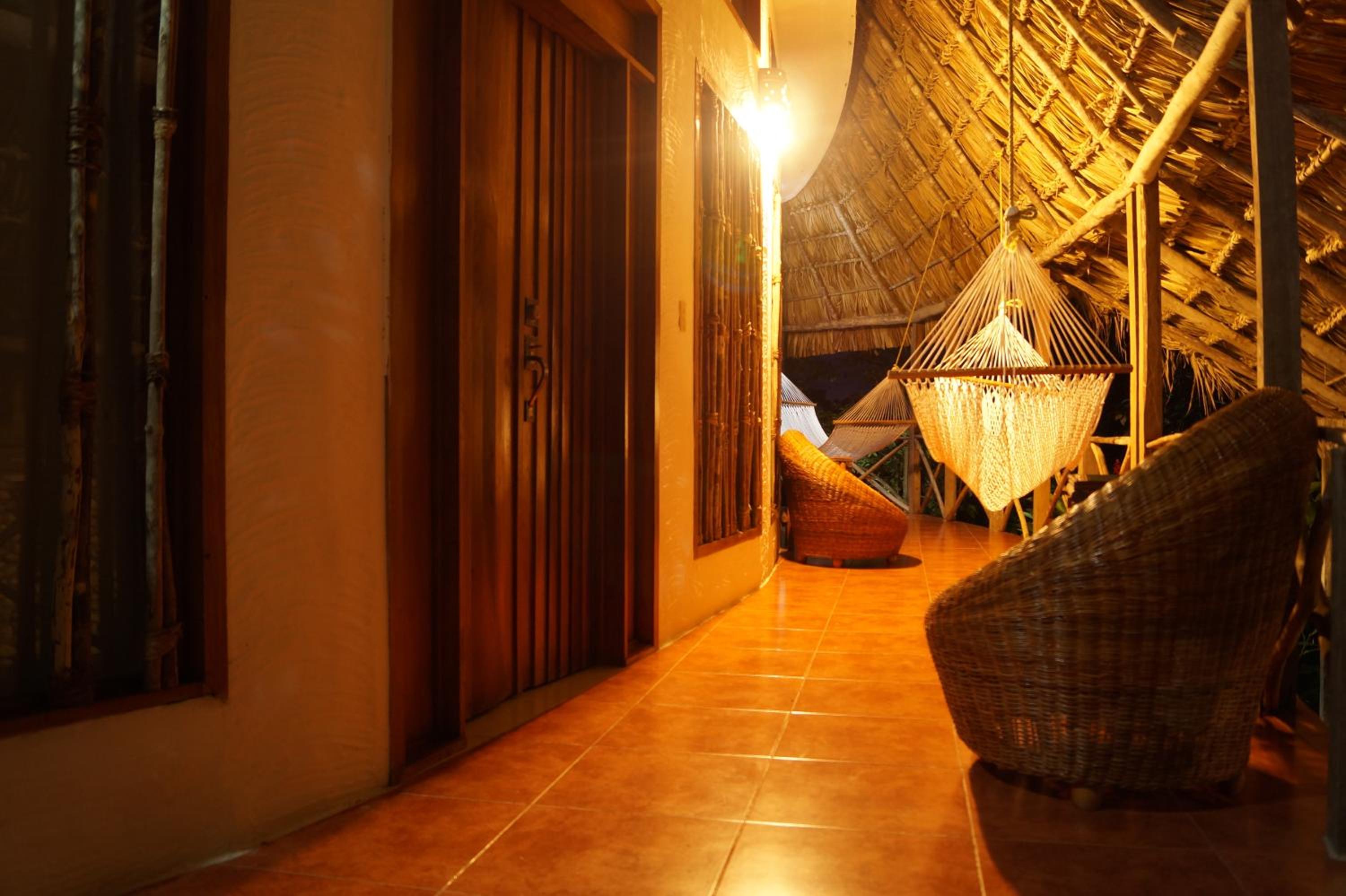 Double Room with Two Double Beds or One Large Bed - Photo 5